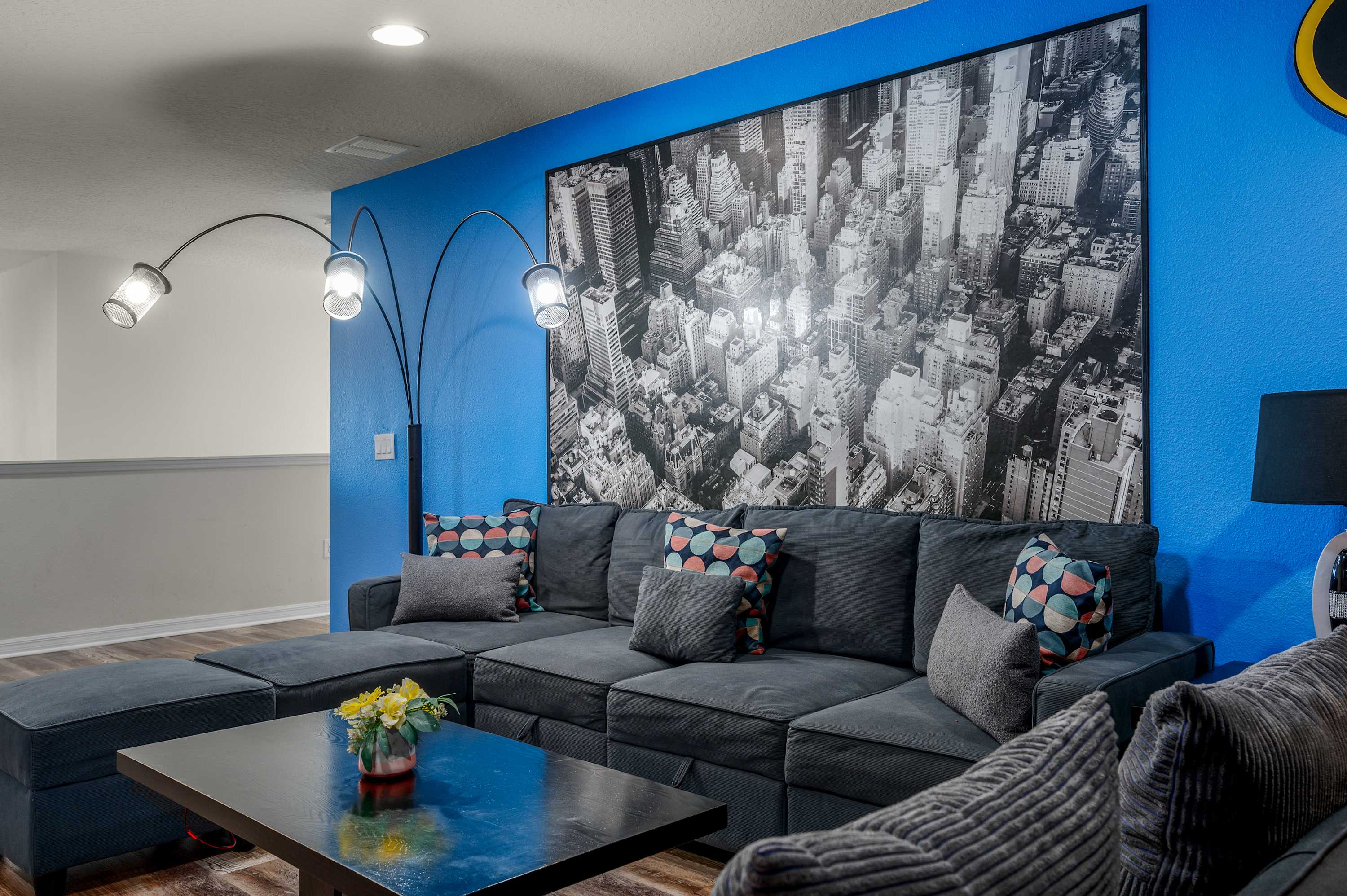 Spacious house w/private pool & water park access