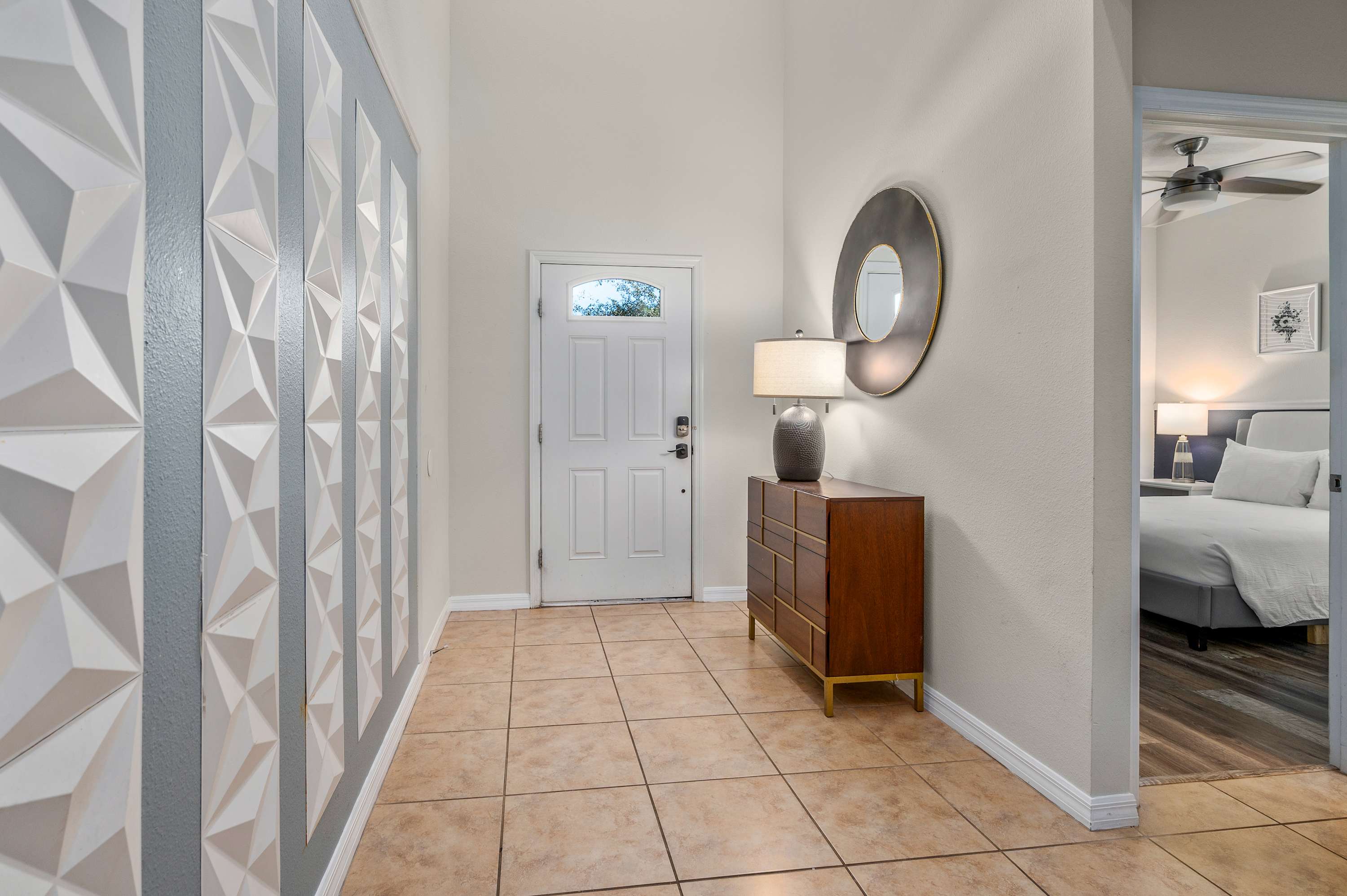 Spacious house w/private pool & water park access