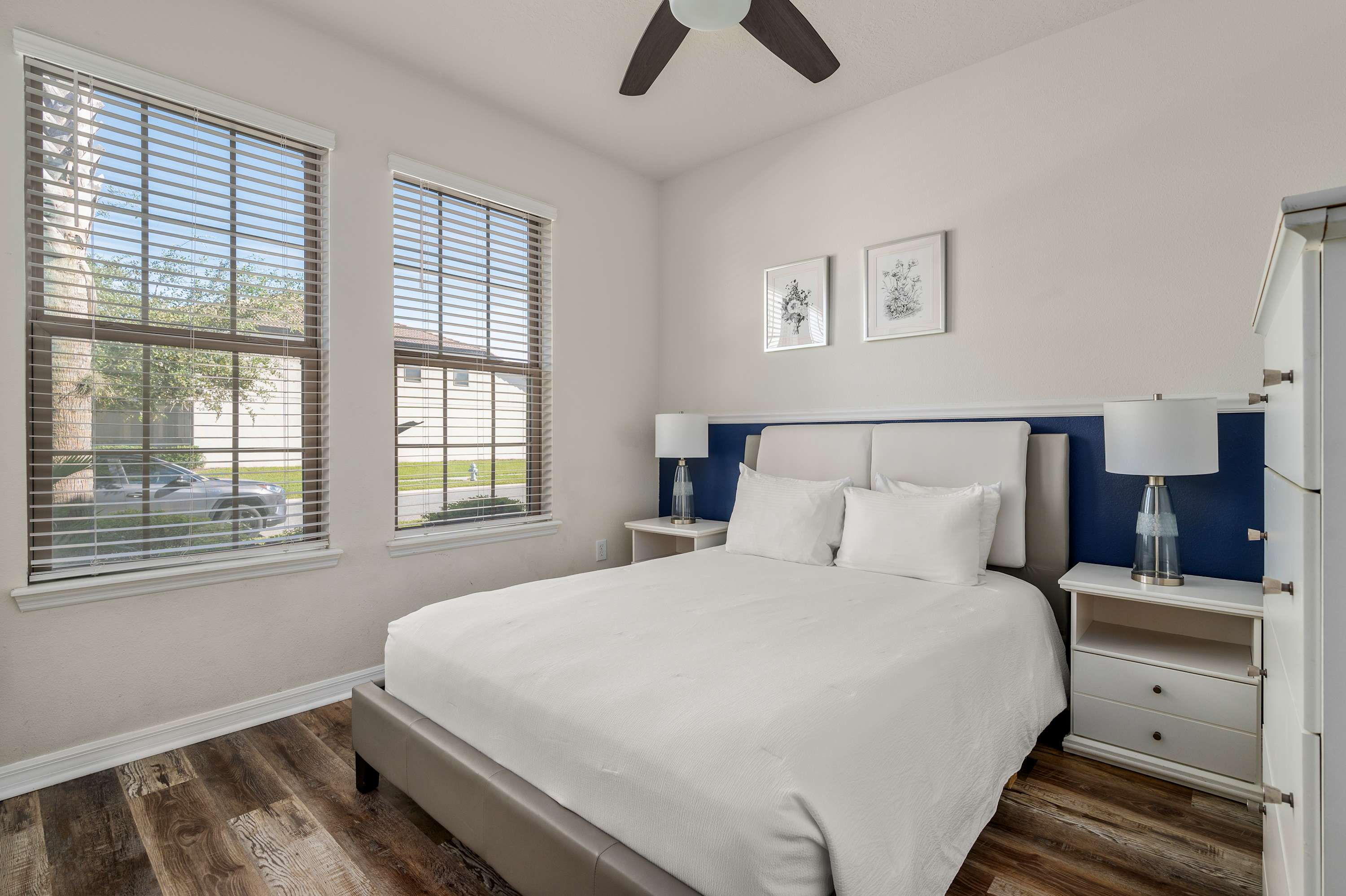 Spacious house w/private pool & water park access