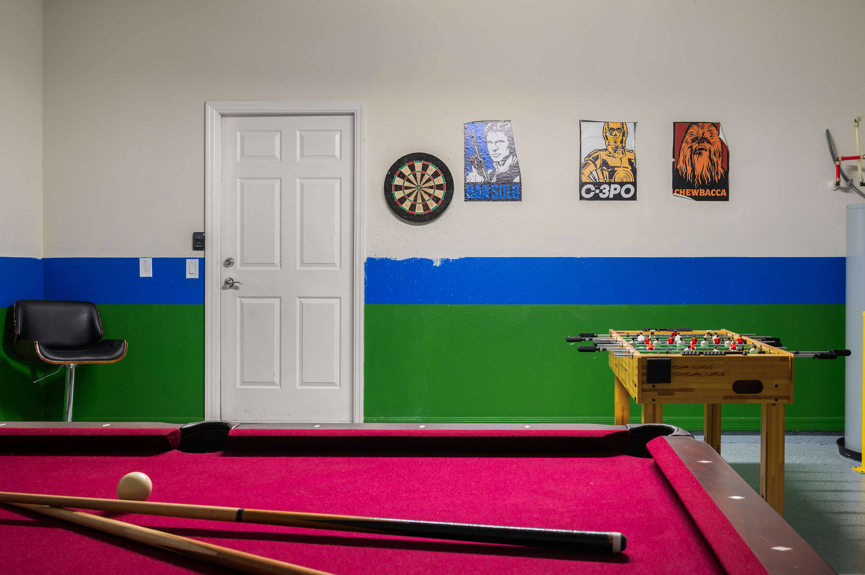 Spacious house w/private pool & water park access