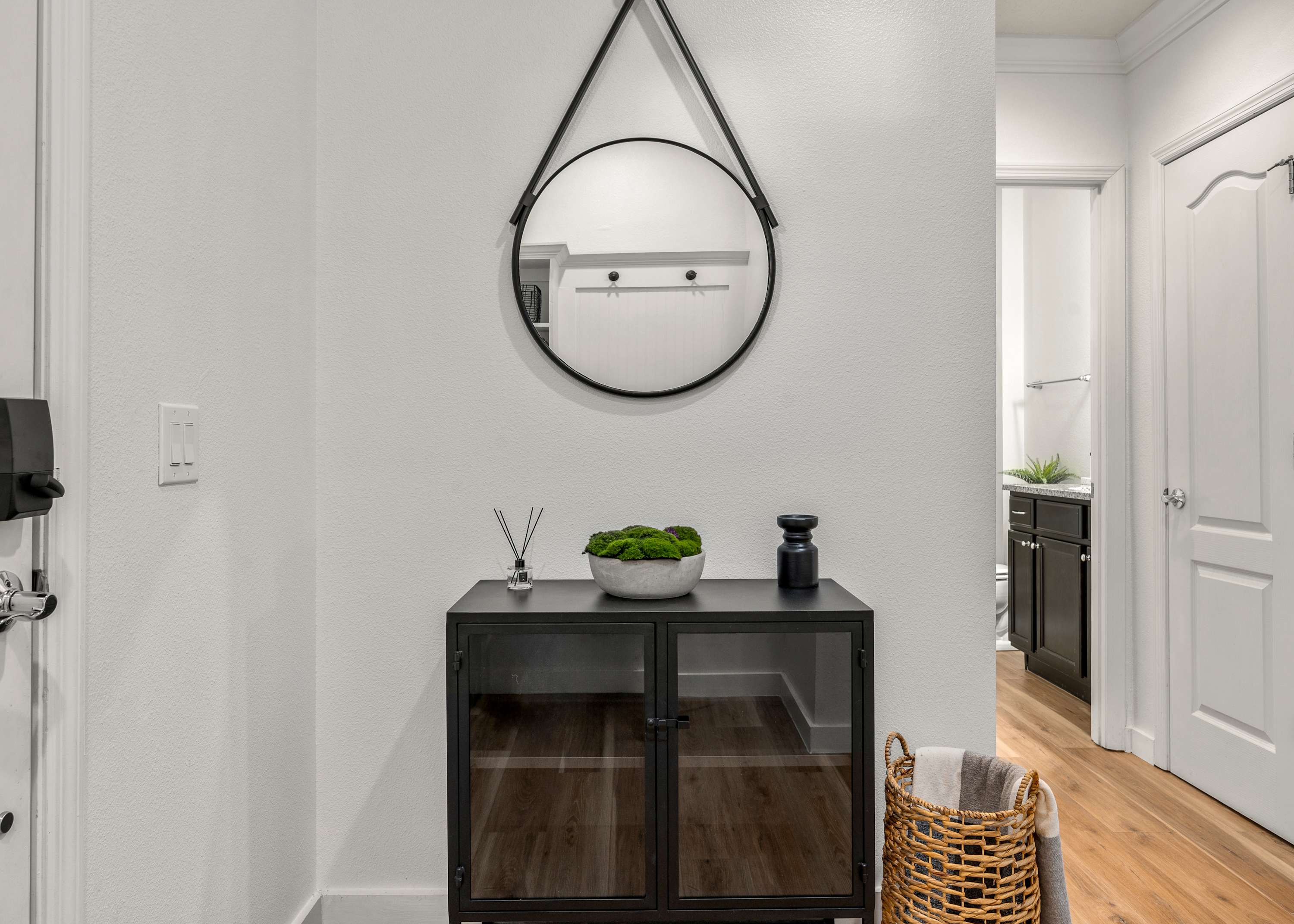 Spacious villa w/pool & game room near Disney