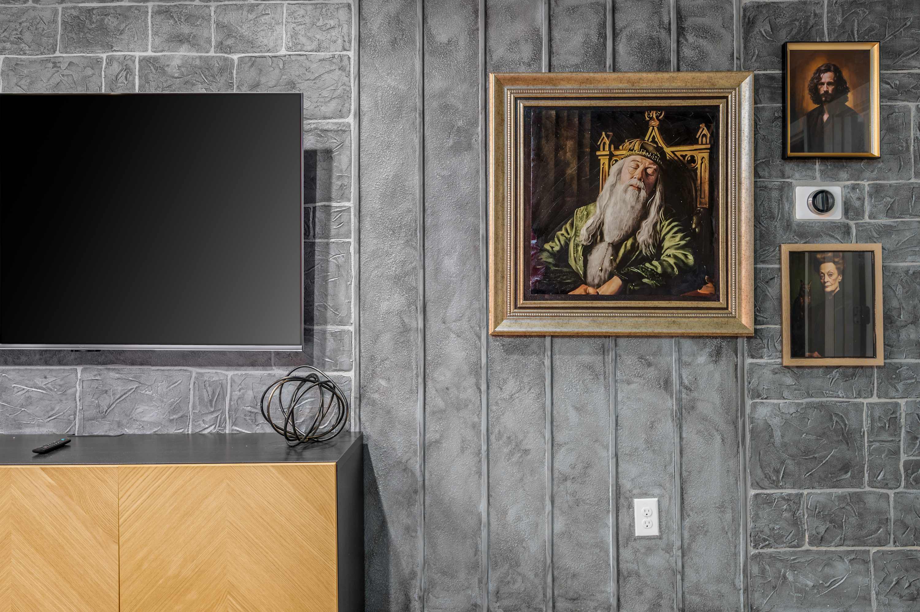 Spacious villa w/pool & game room near Disney