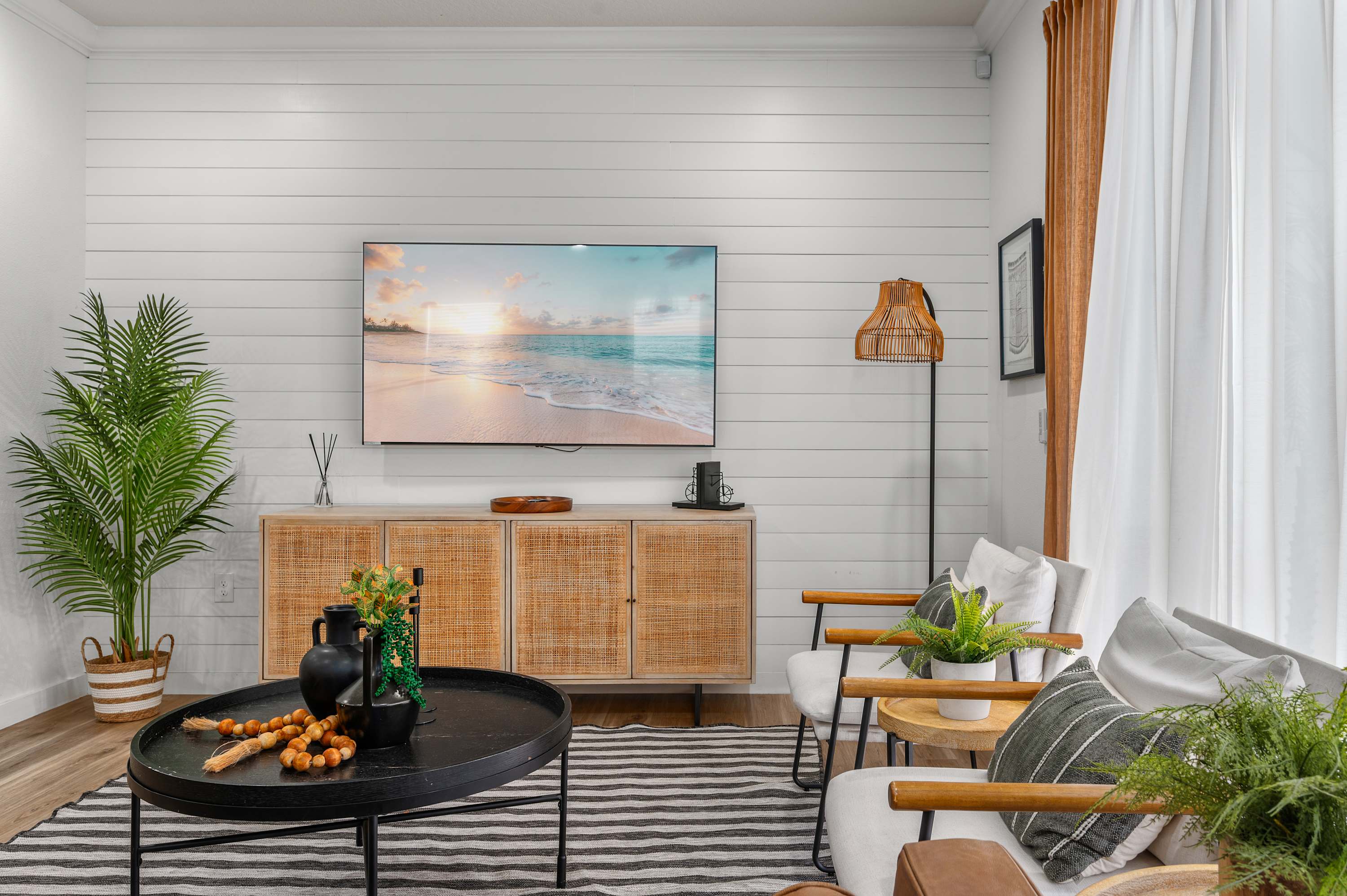 Spacious villa w/pool & game room near Disney