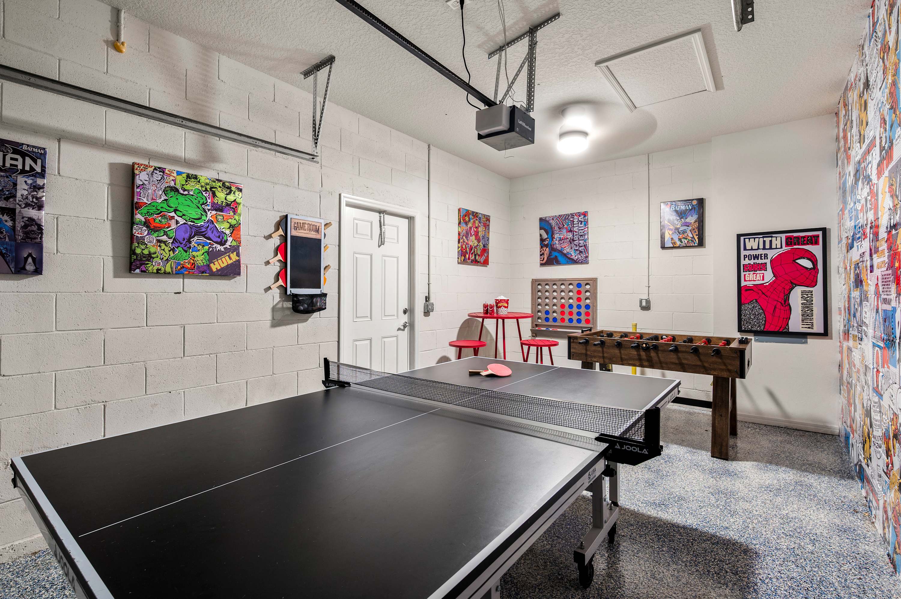 Spacious villa w/pool & game room near Disney