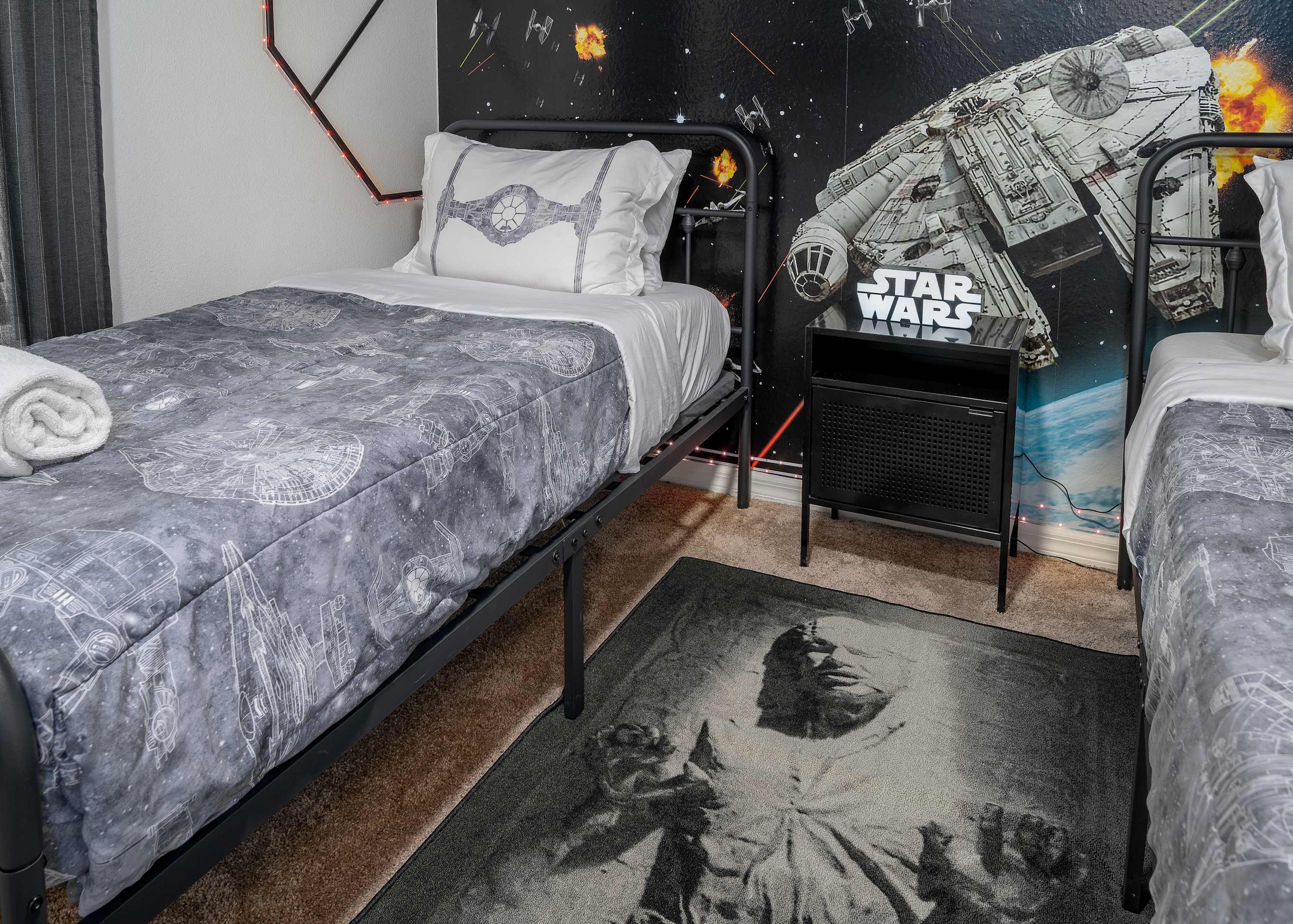 Spacious villa w/pool & game room near Disney