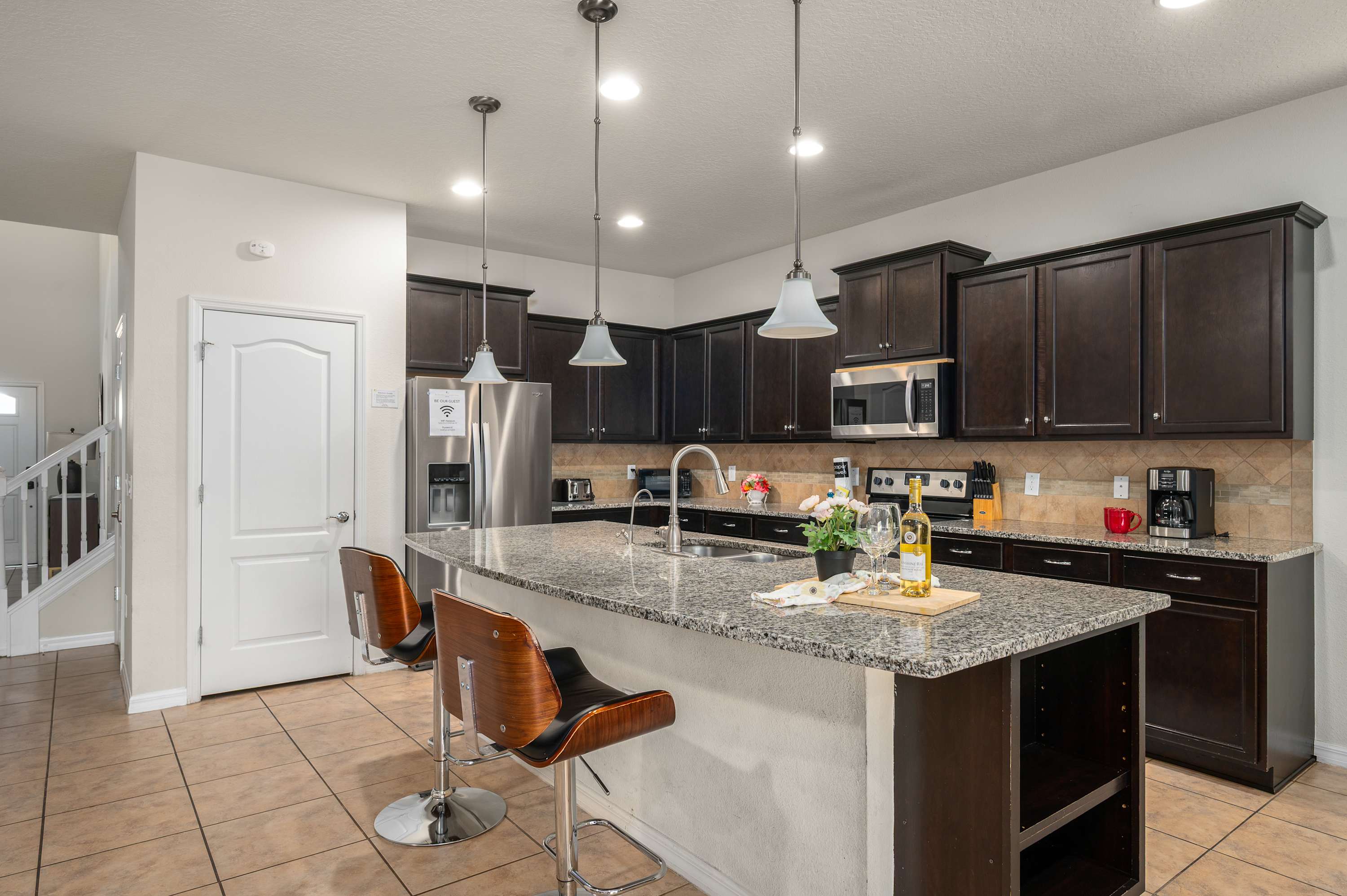 Spacious house w/private pool & water park access