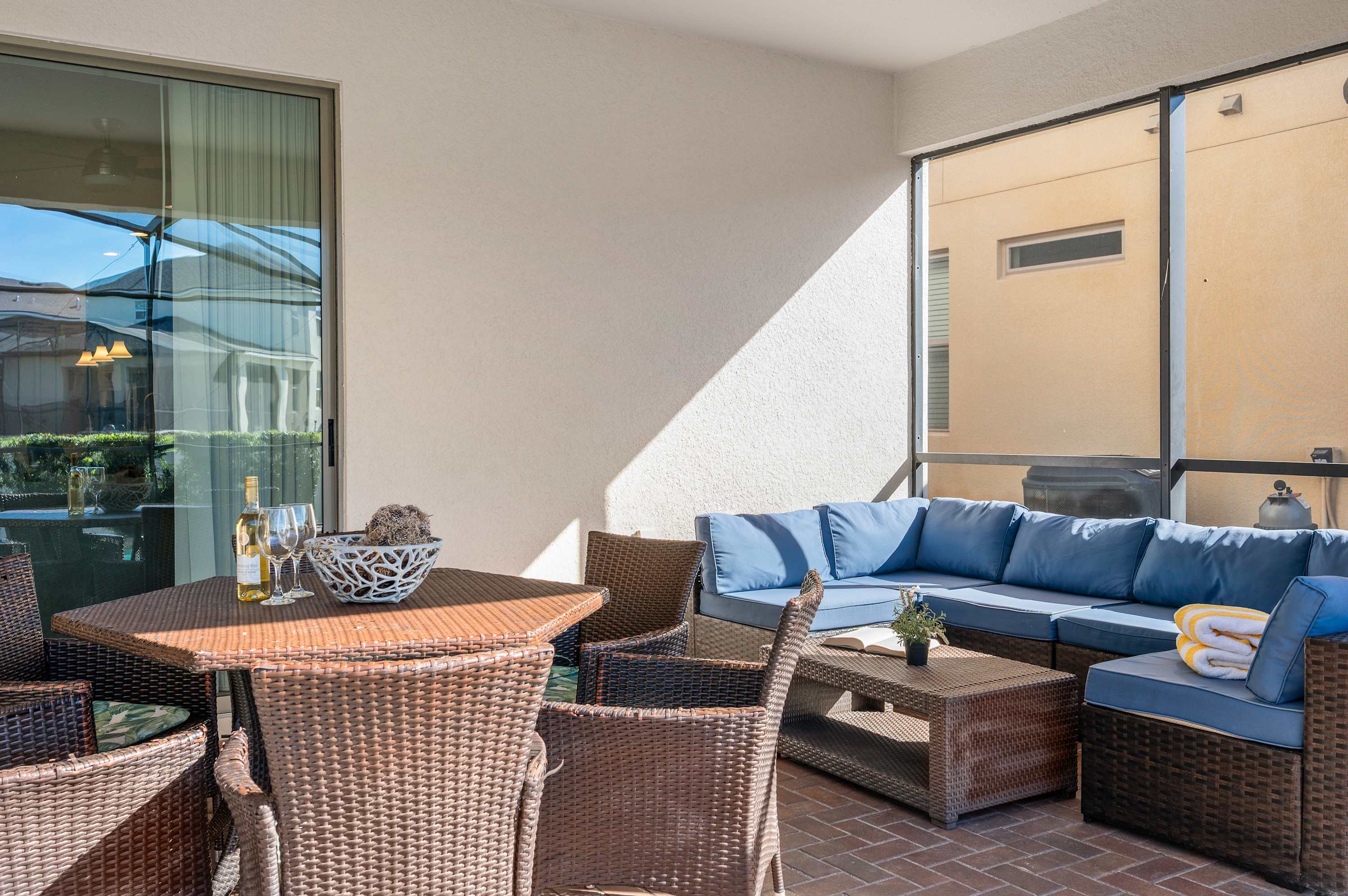 Spacious house w/private pool & water park access