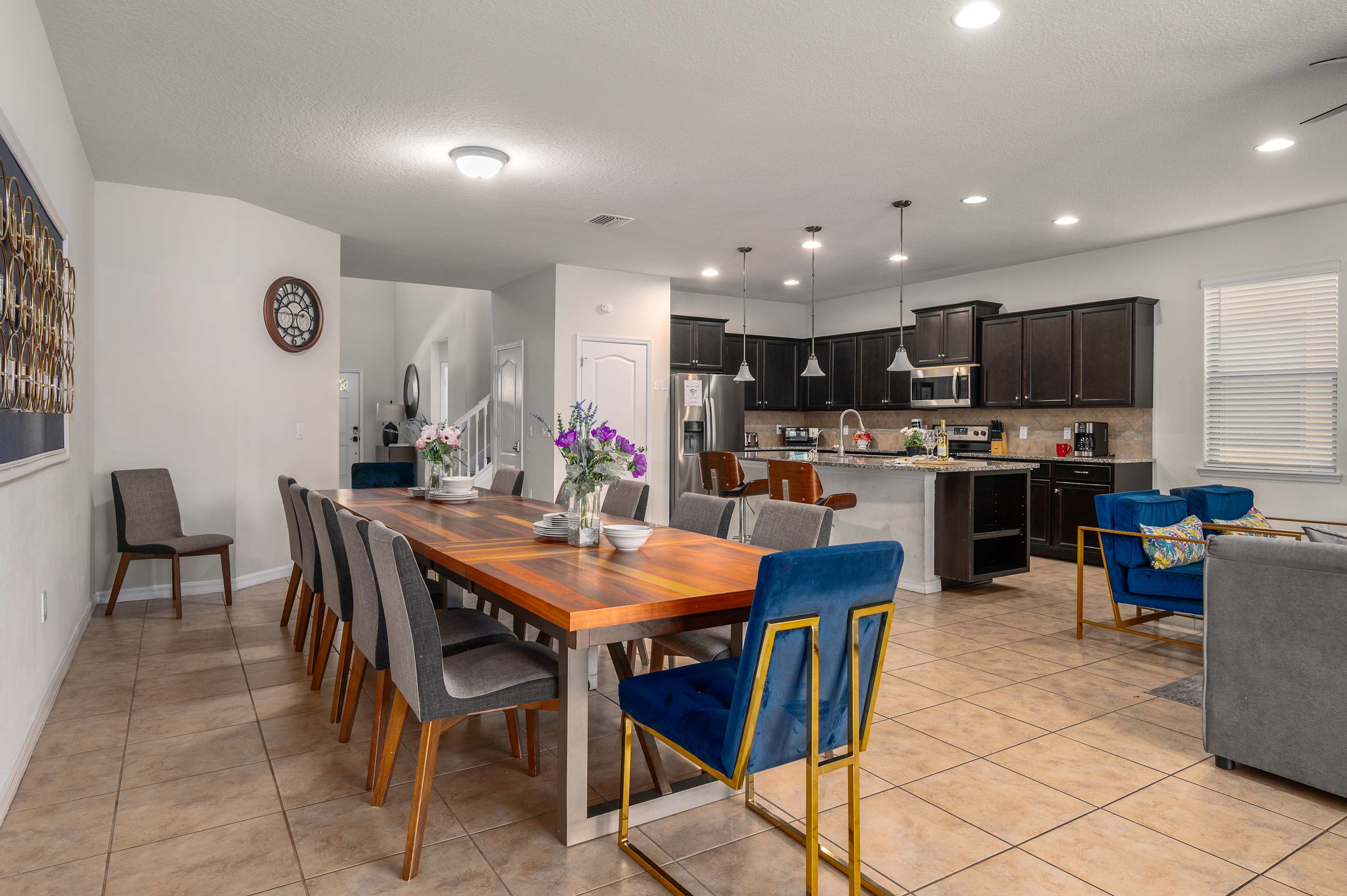 Spacious house w/private pool & water park access