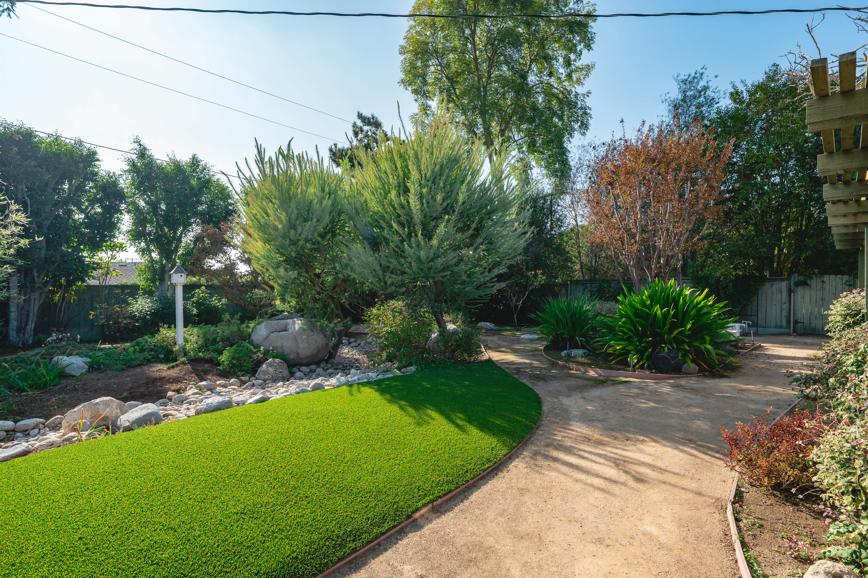 Airy Large Backyard Oasis Perfect Family Getaway 4