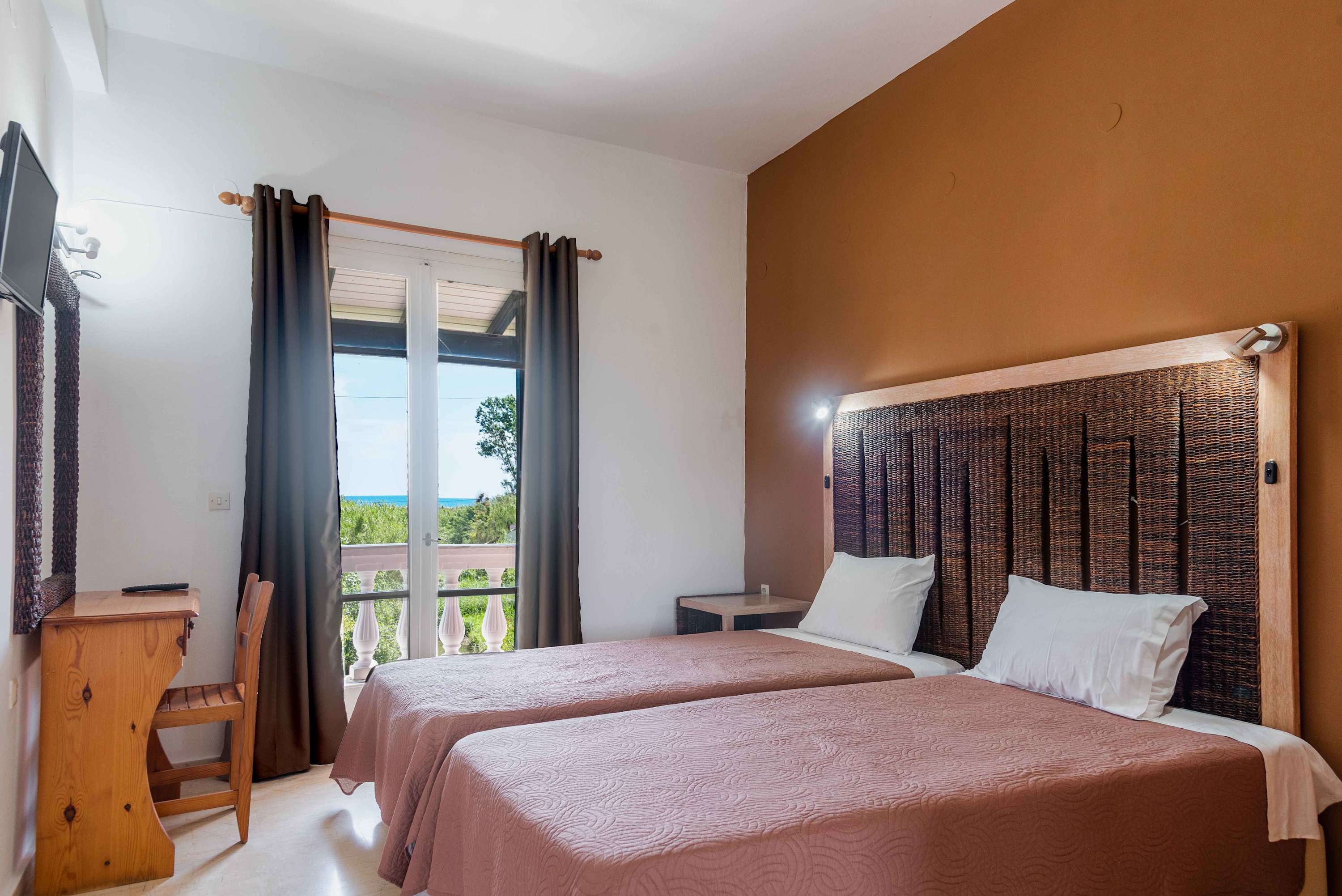 Pink House Socrates Corfu Beachside Studio — Gardenos, Corfu — vacation rental