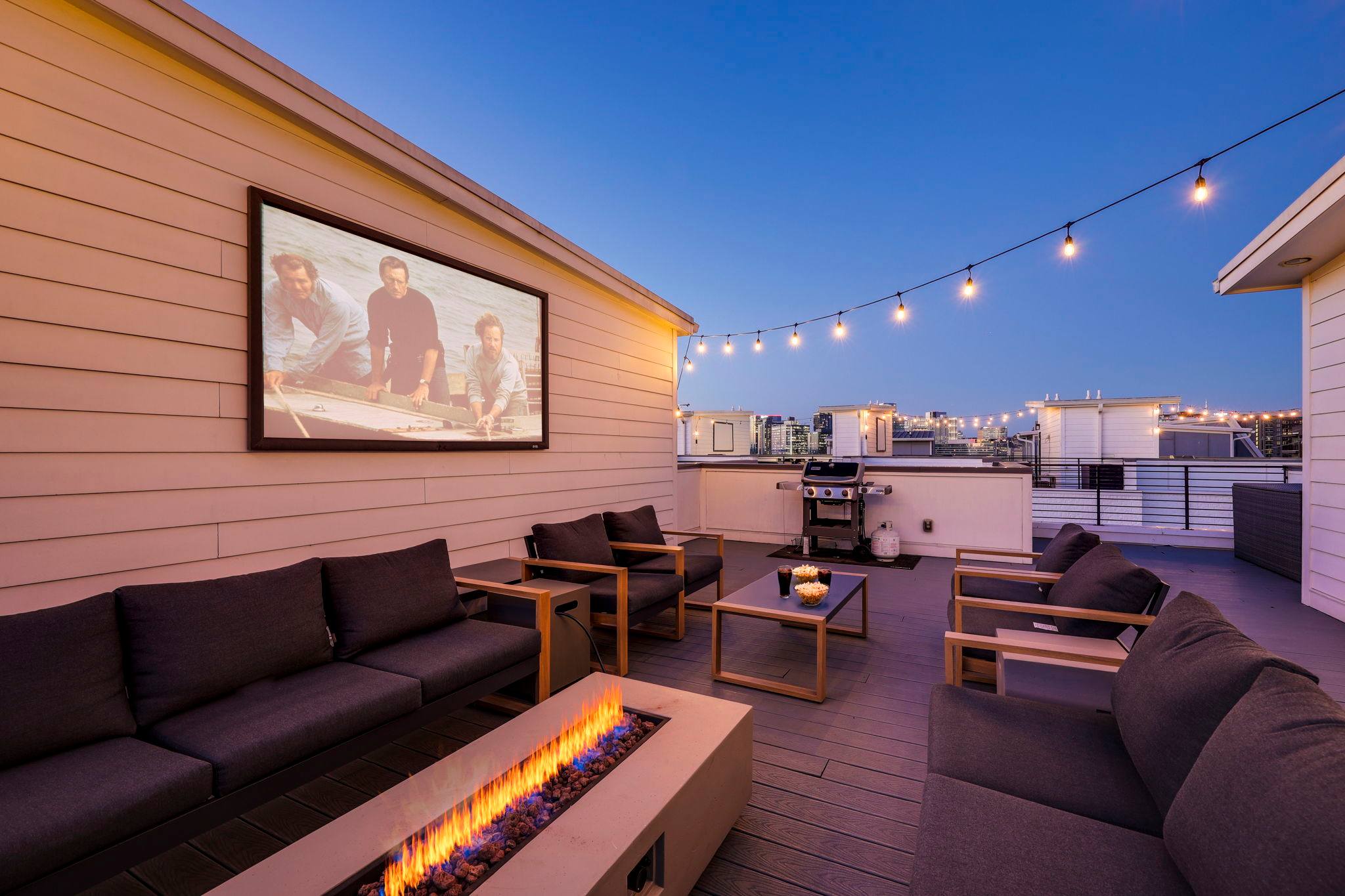Gulch Walkable 3BR w/ Roof Deck & Skyline View — Nashville, TN — vacation rental