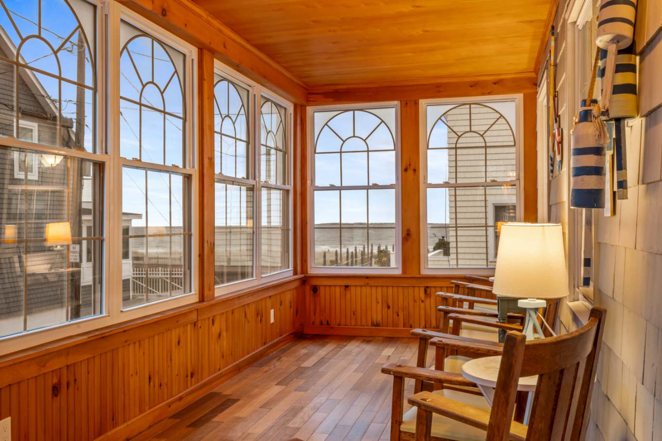 Oceanview | Steps to beach | Beach Cottage