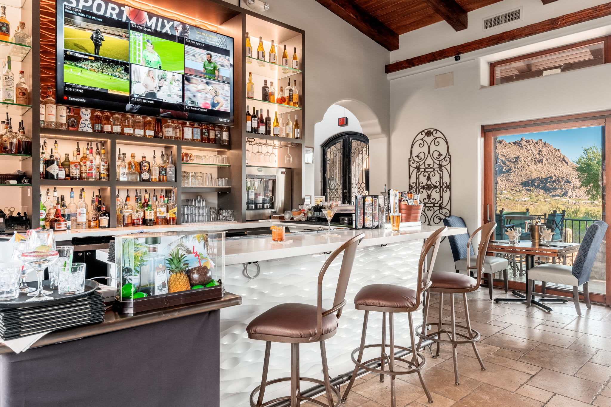 Clubhouse Bar | Rocks 103 in North Scottsdale, AZ by Luxus Vacation Properties