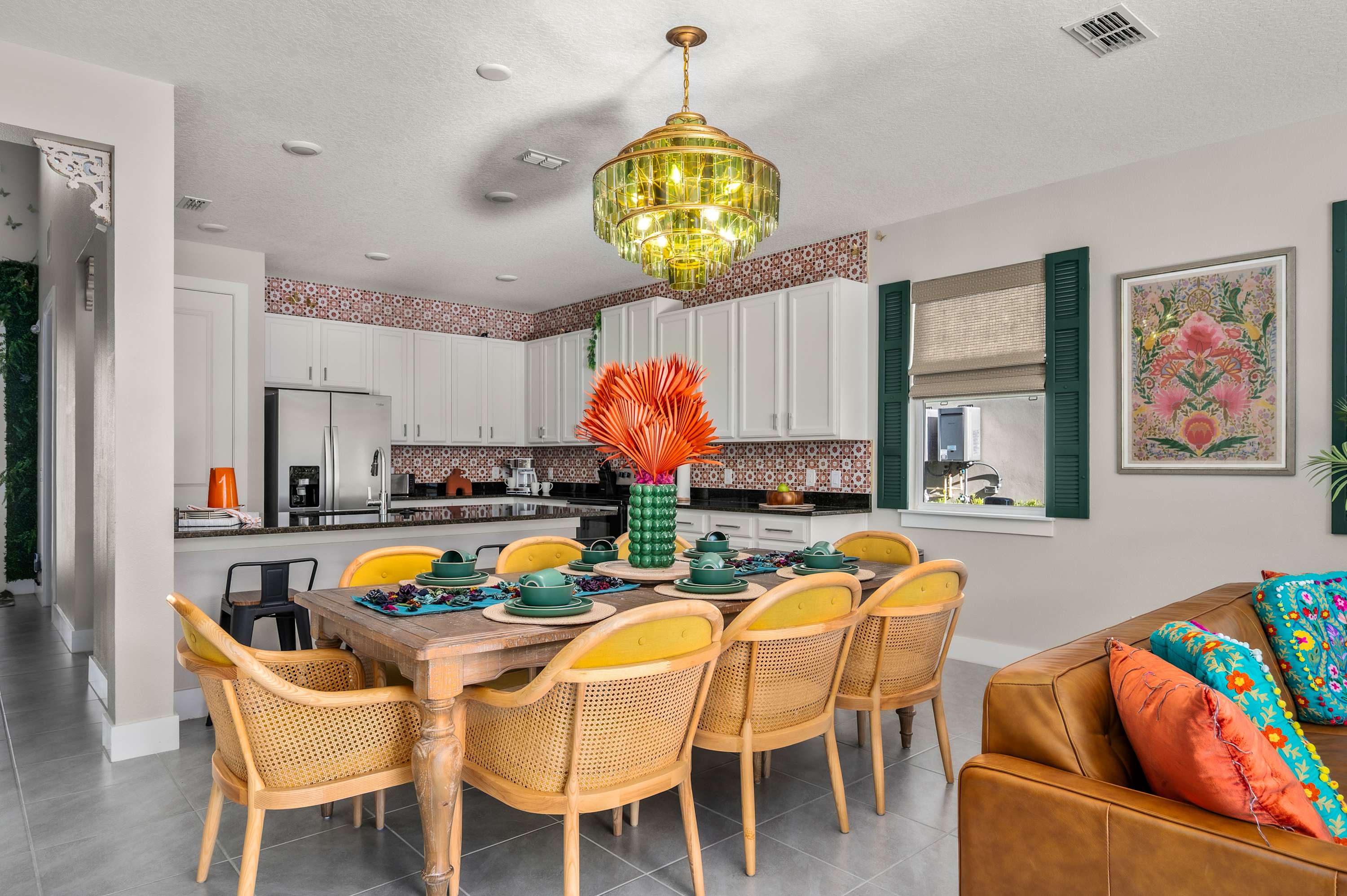 Family retreat w/pool, game room & cinema