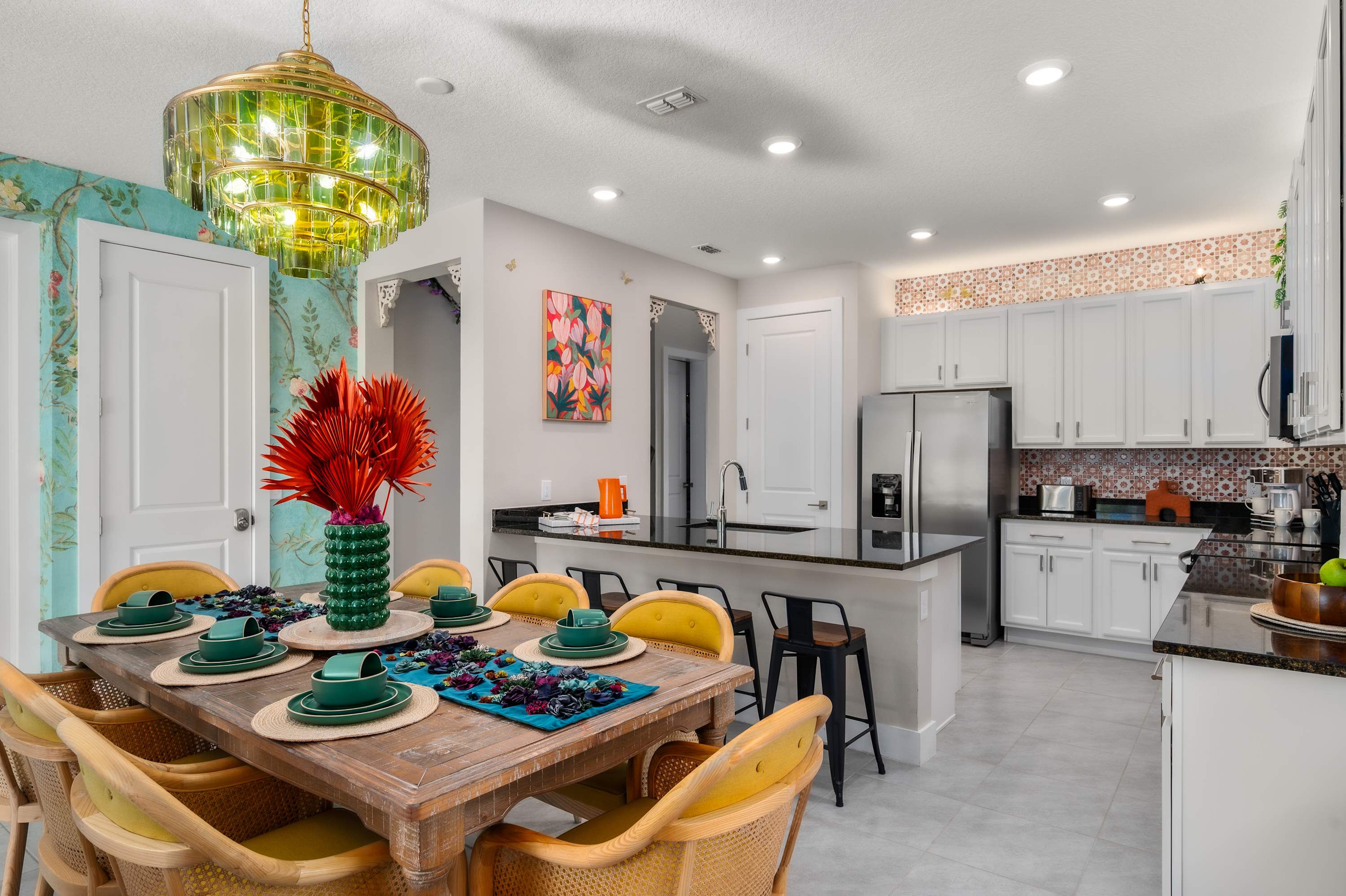 Family retreat w/pool, game room & cinema