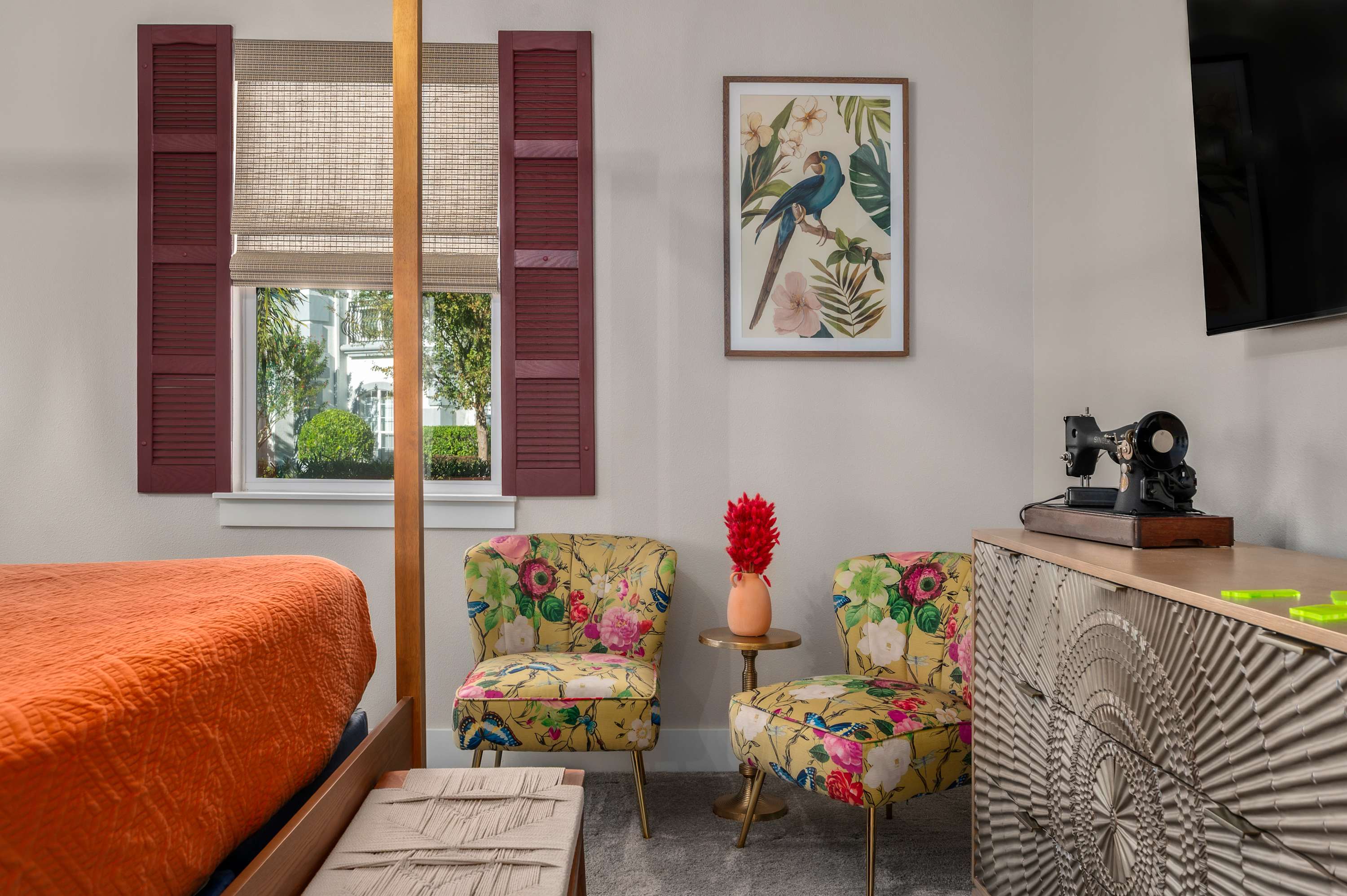 Family retreat w/pool, game room & cinema