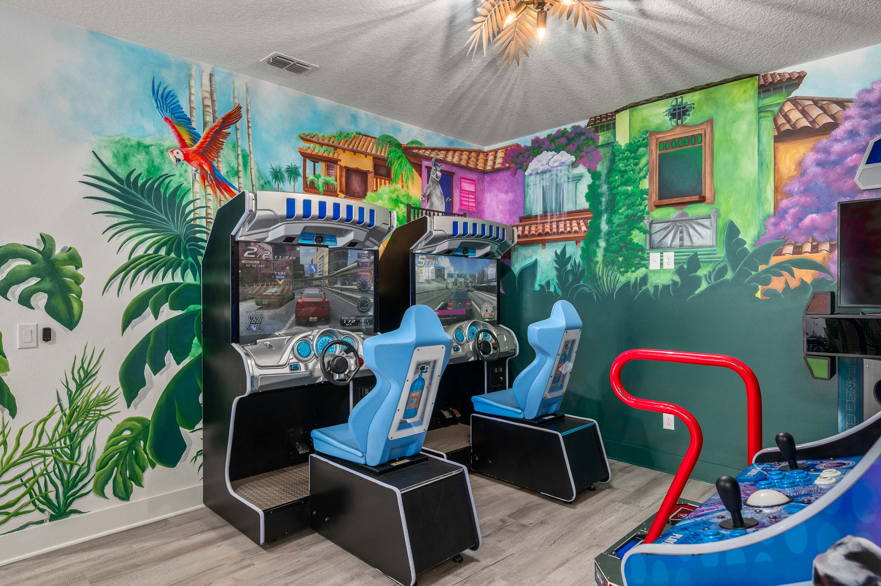 Family retreat w/pool, game room & cinema