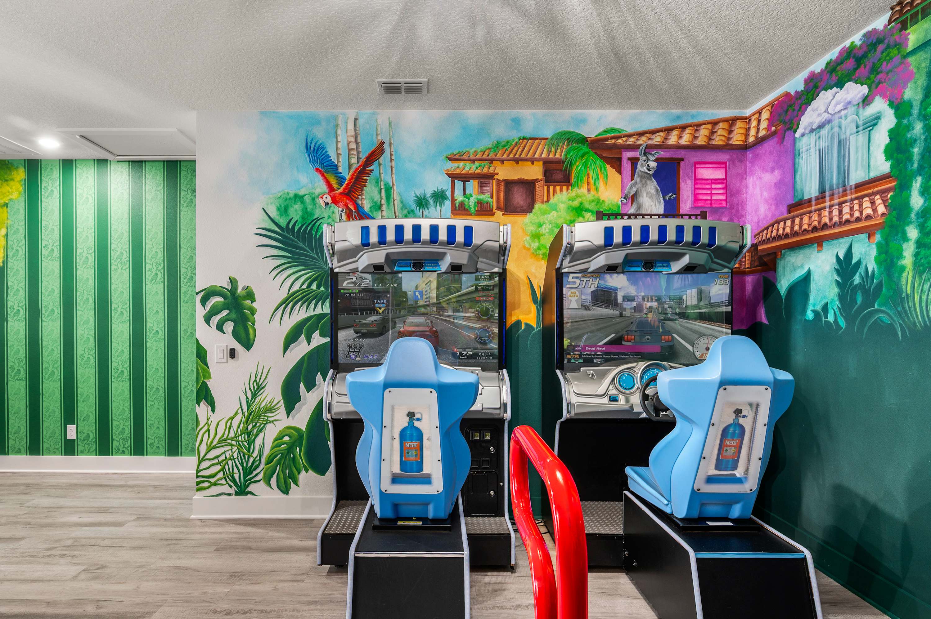 Family retreat w/pool, game room & cinema