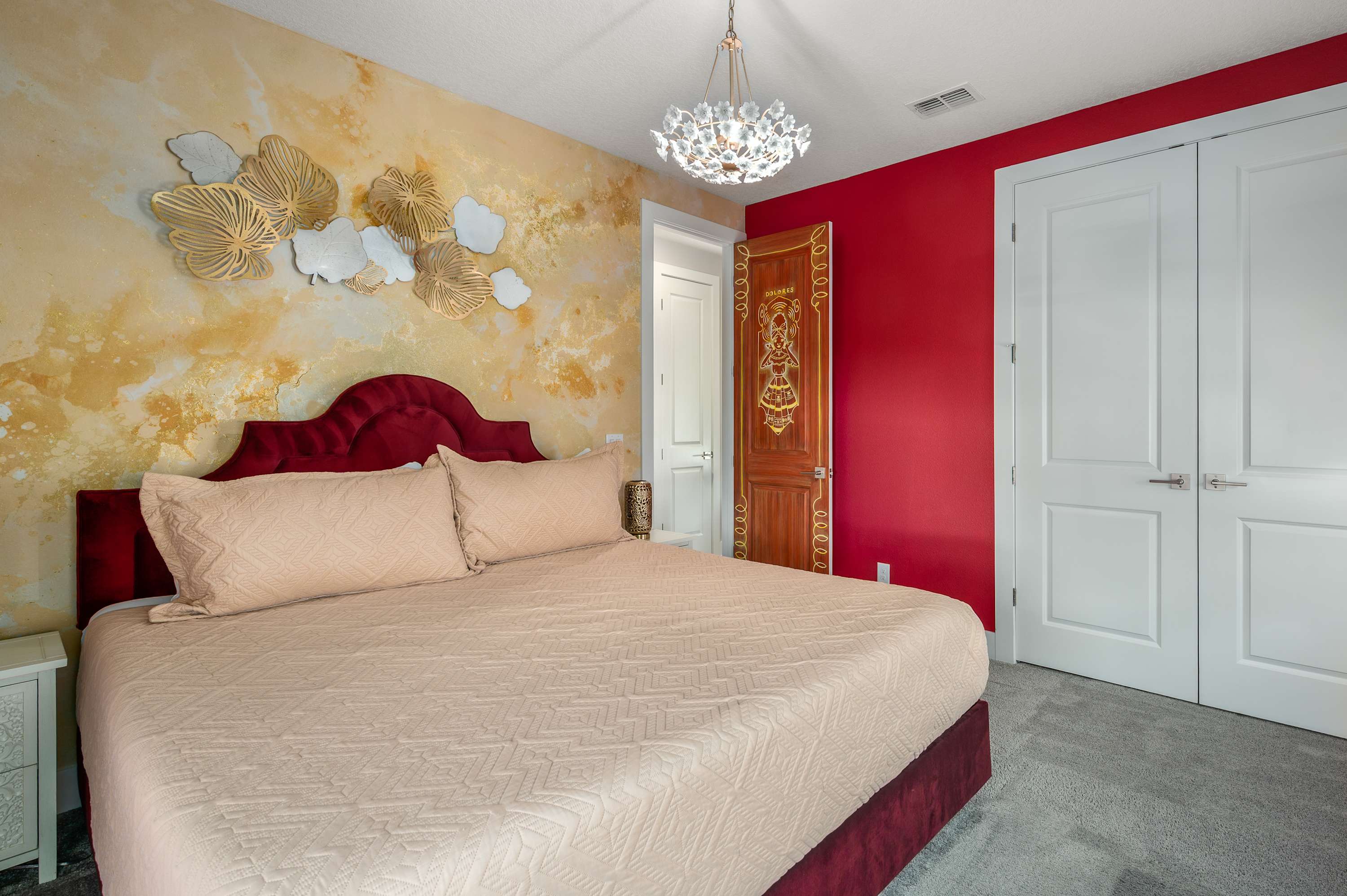 Family retreat w/pool, game room & cinema