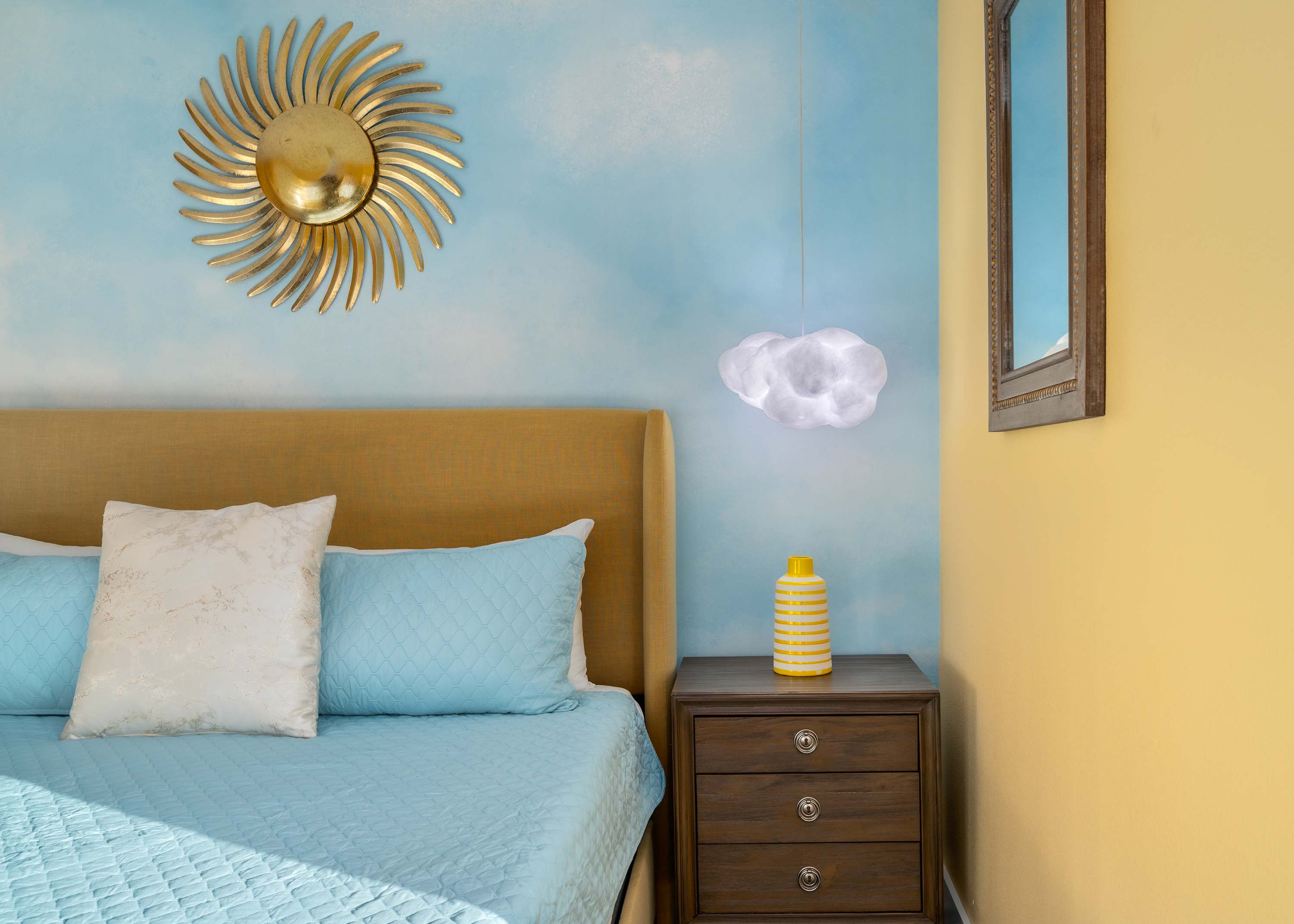 Family retreat w/pool, game room & cinema