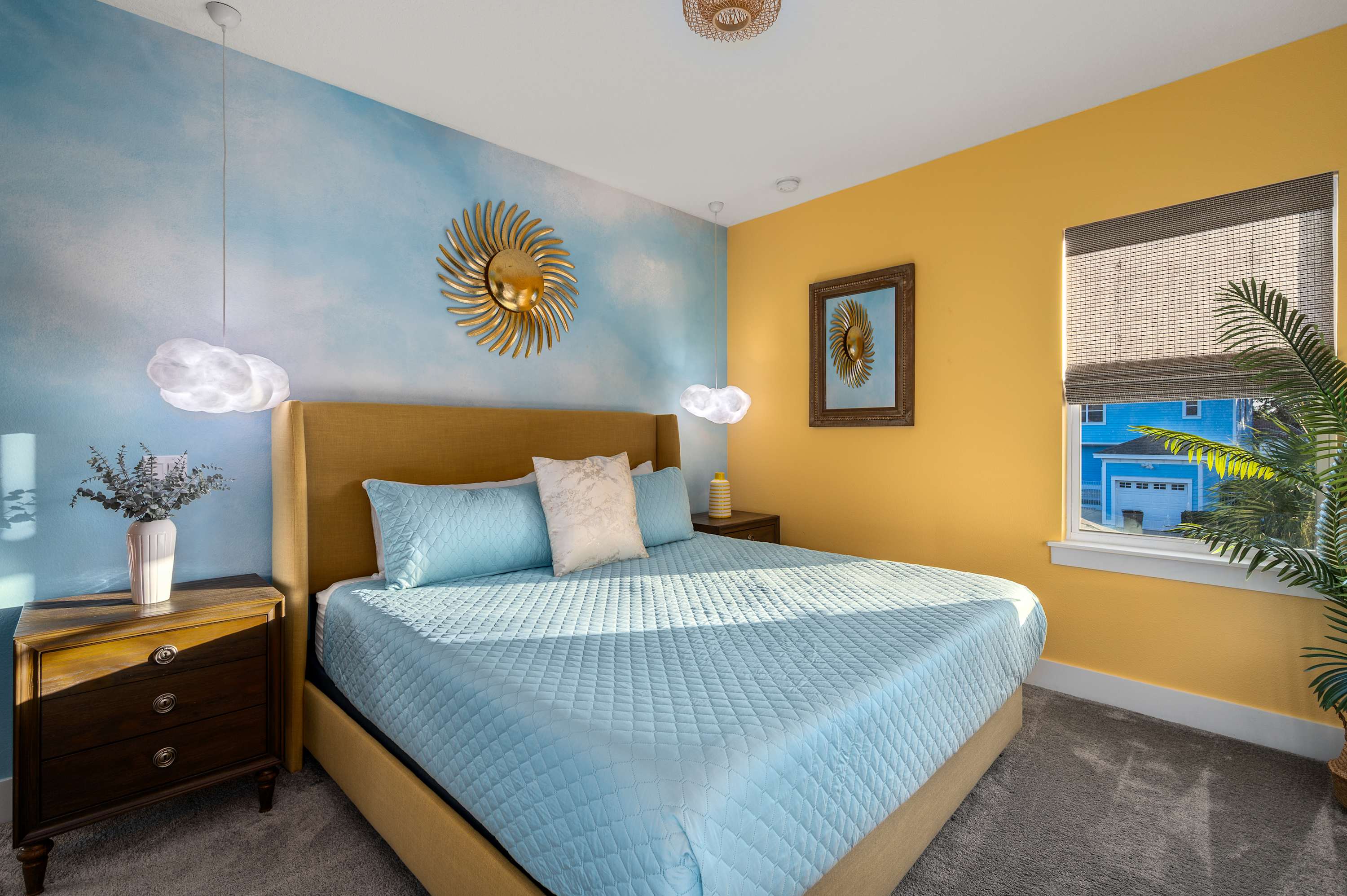 Family retreat w/pool, game room & cinema