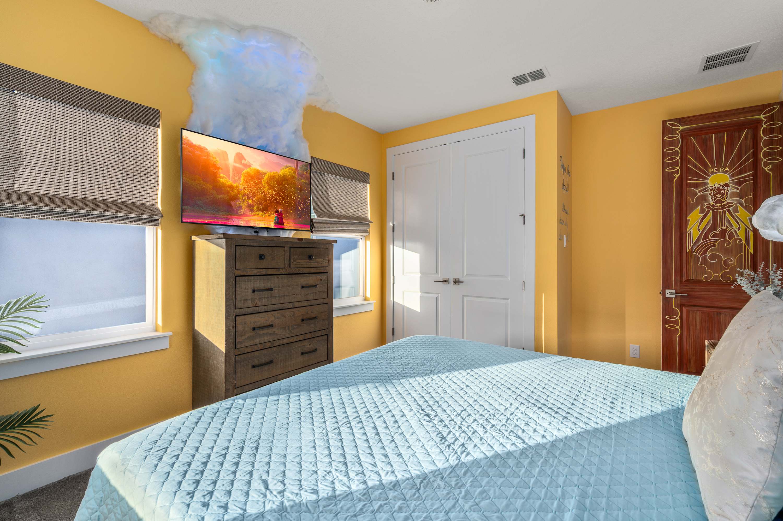 Family retreat w/pool, game room & cinema