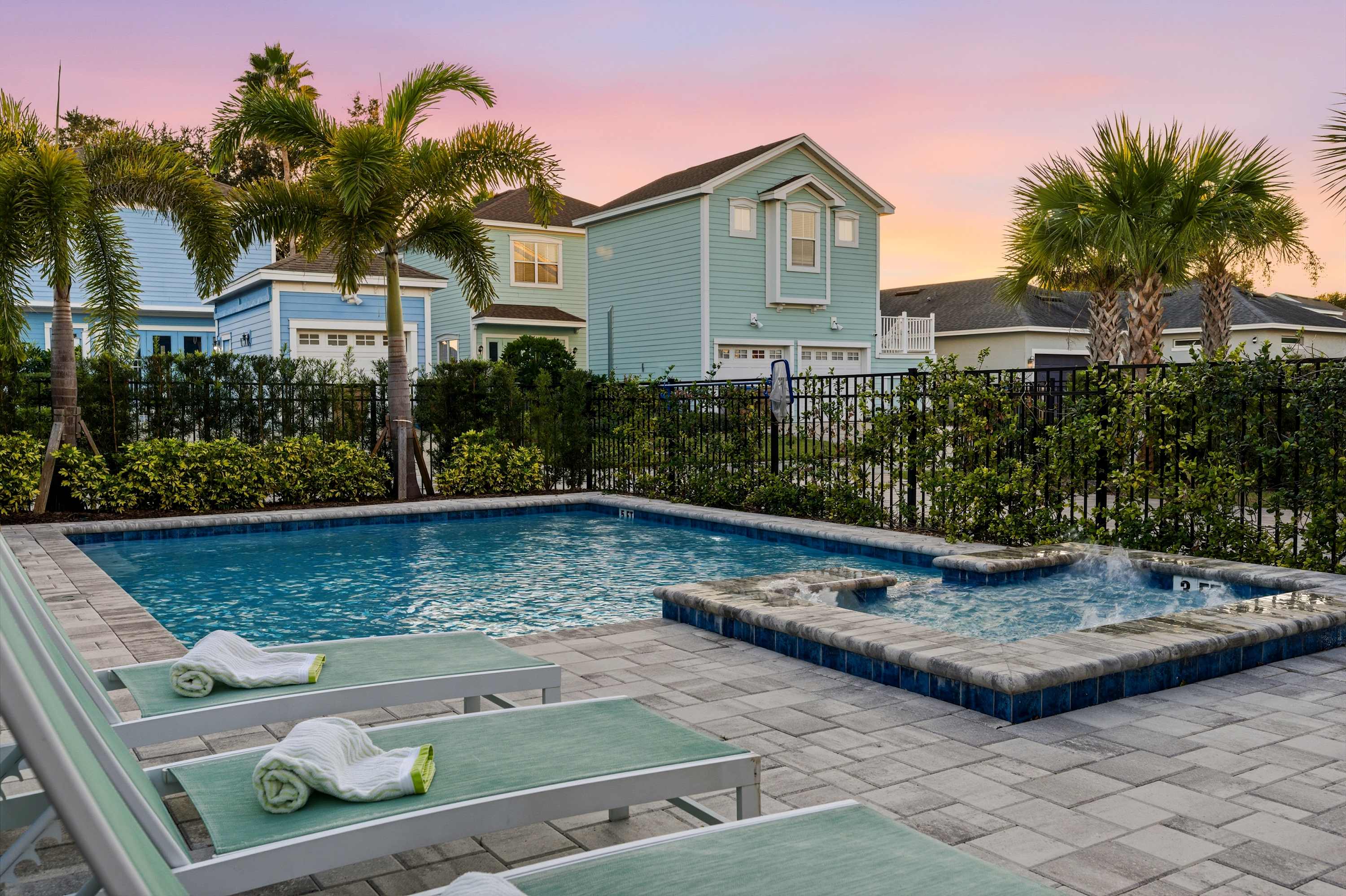 Spacious villa w/ private pool & game room