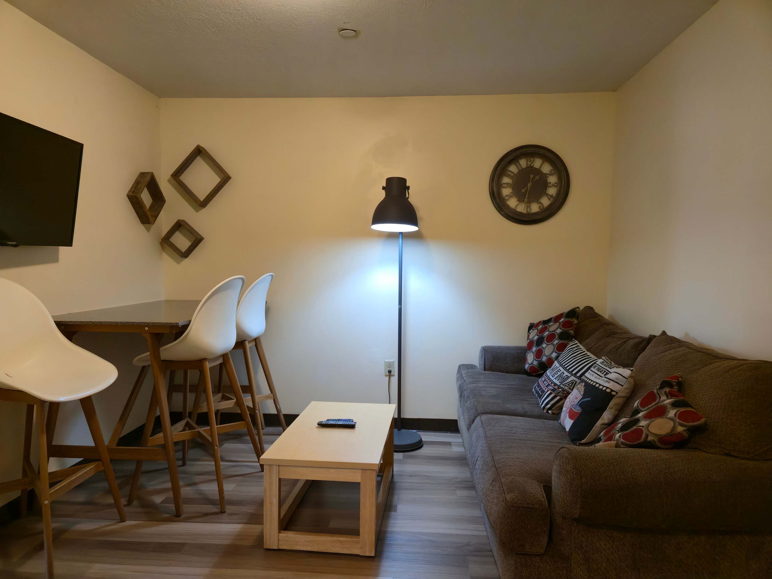 2BR 2BA Downtown Apt | Natural Light + Views