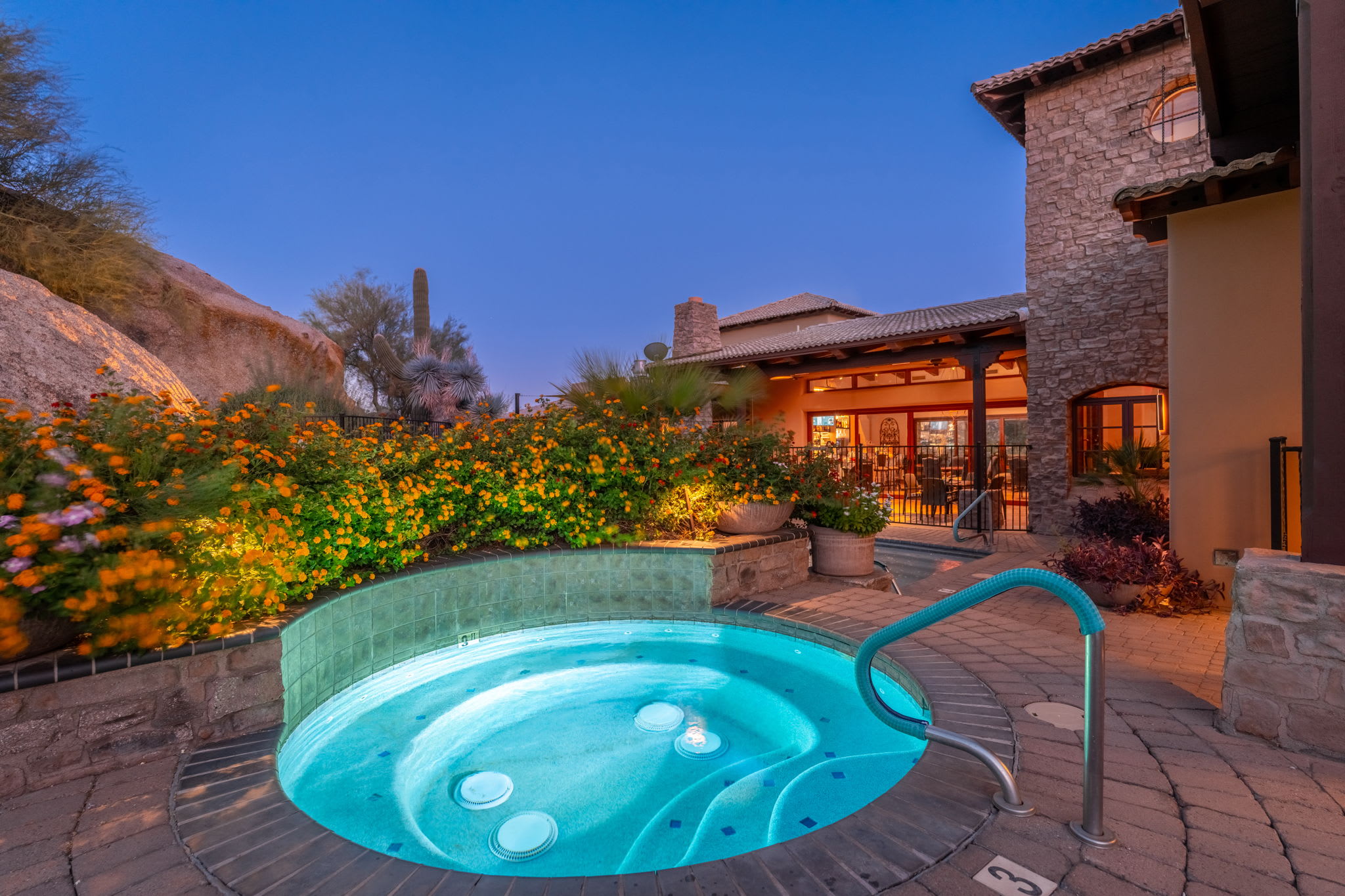 Clubhouse Hot Tub | Rocks 122 in North Scottsdale, AZ by Luxus Vacation Properties