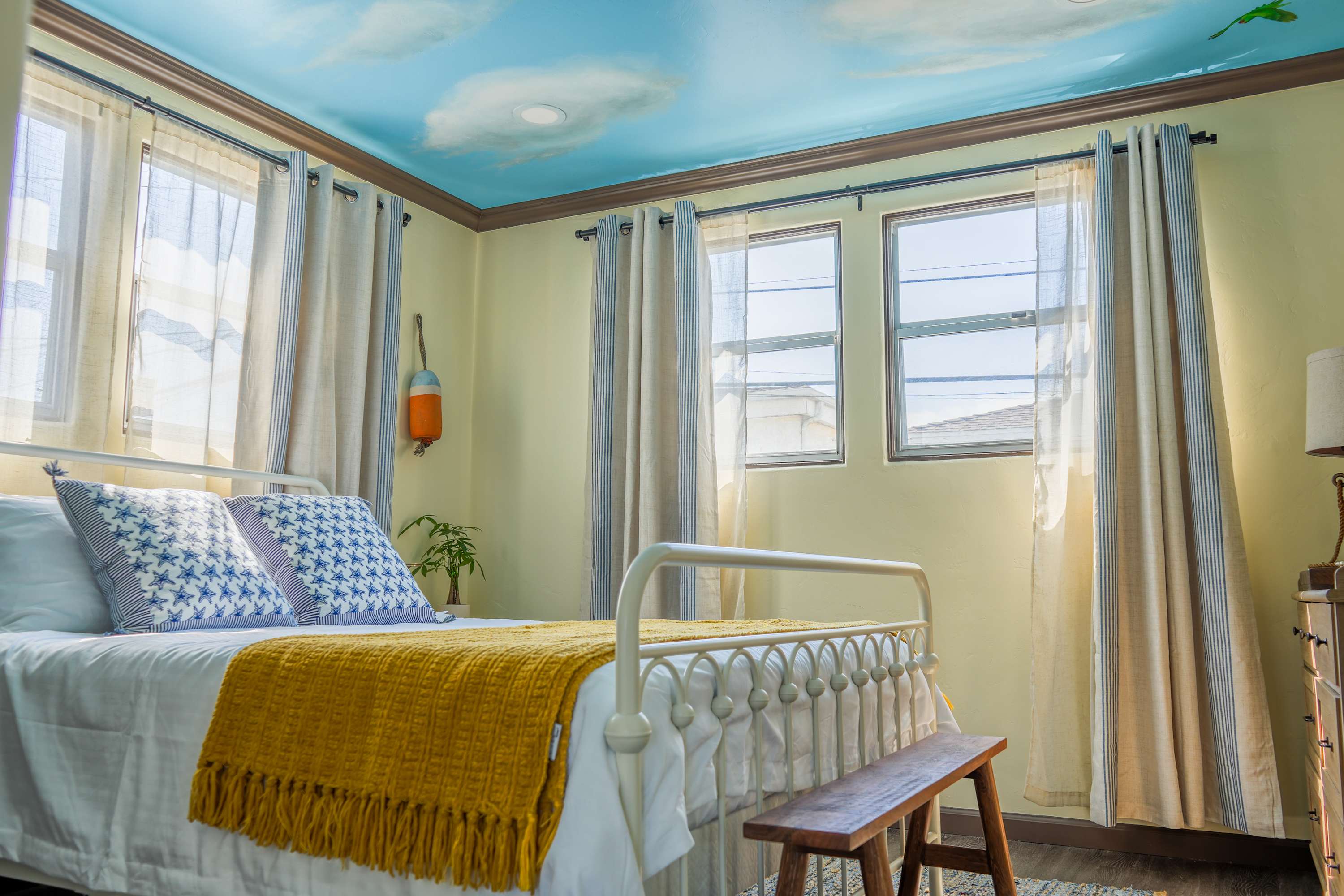 Unique Artsy Home 1 block from beach ~ El Pescador — San Diego, CA — vacation rental