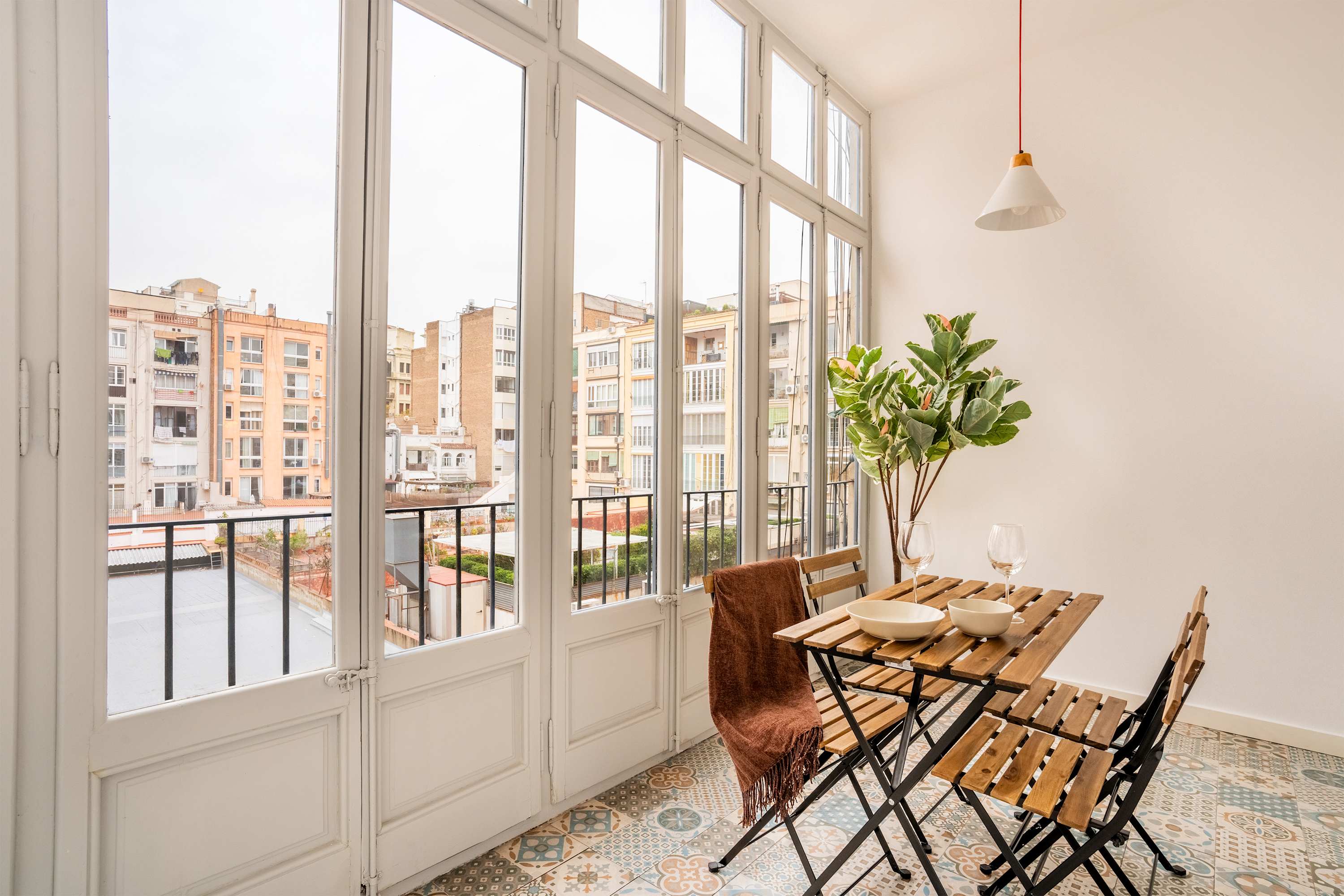 Perfectly located 4bed 4bath apartment in Eixample — Barcelona, Catalunya — vacation rental