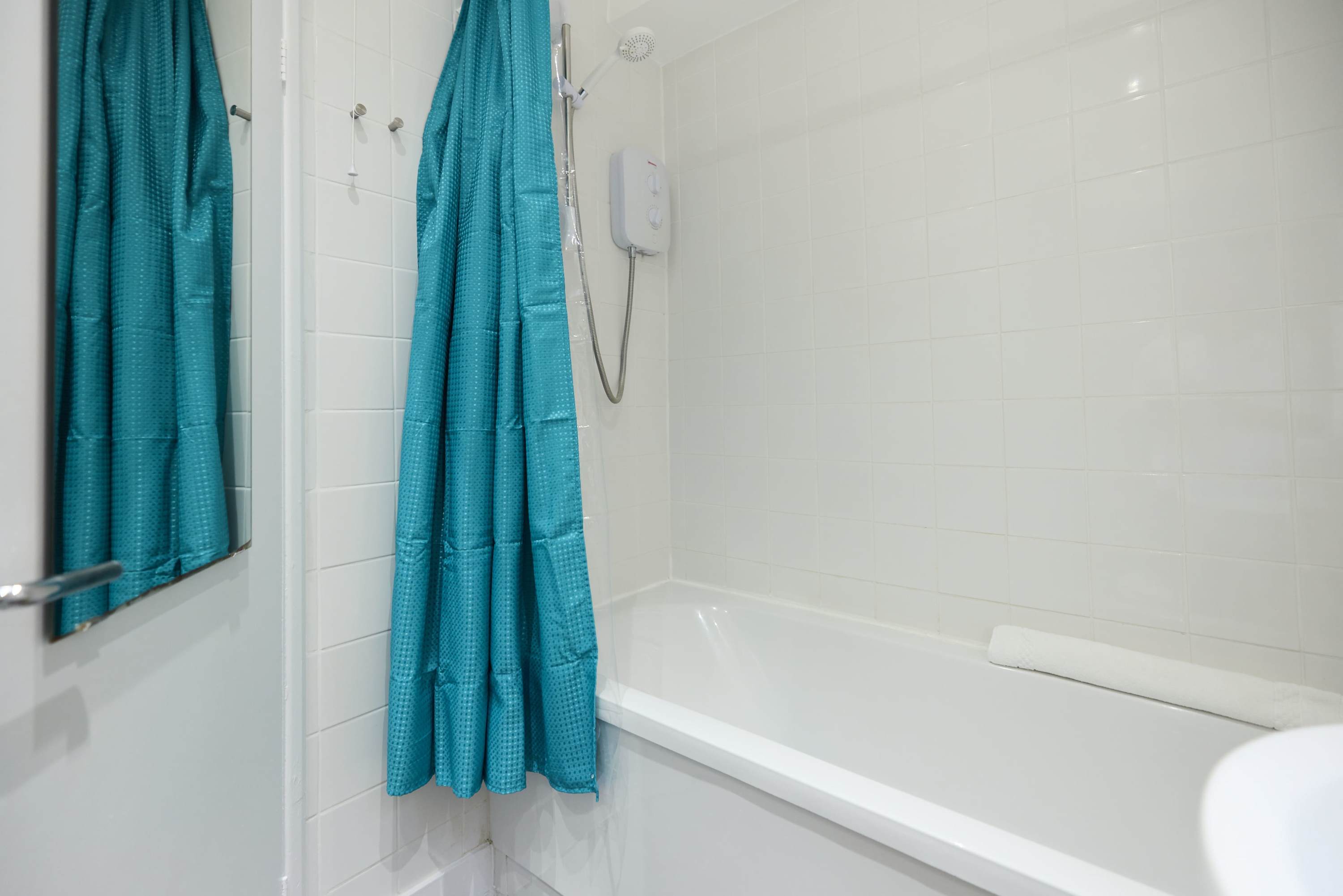 Tottenham Green Garden Flat in Colless Road 18 N15 4NR - Property image 15 - VivreStays