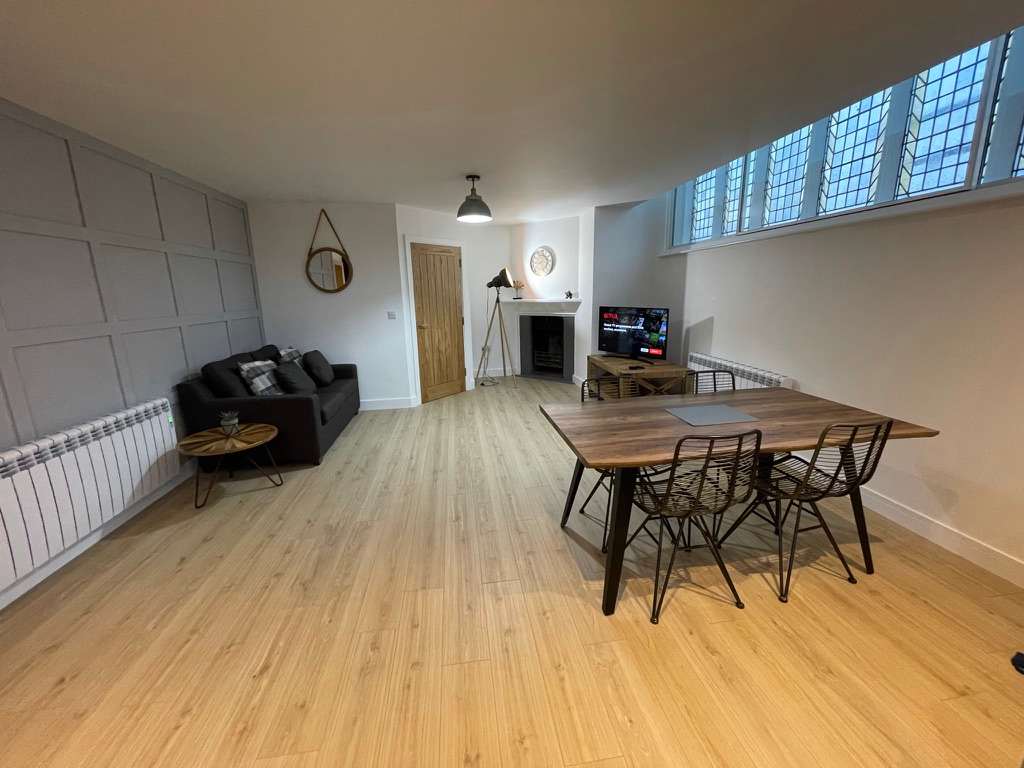 The Old Town Hall - Flat 4 in Market Place 39-40 OX12 8AW - Property image 8 - VivreStays