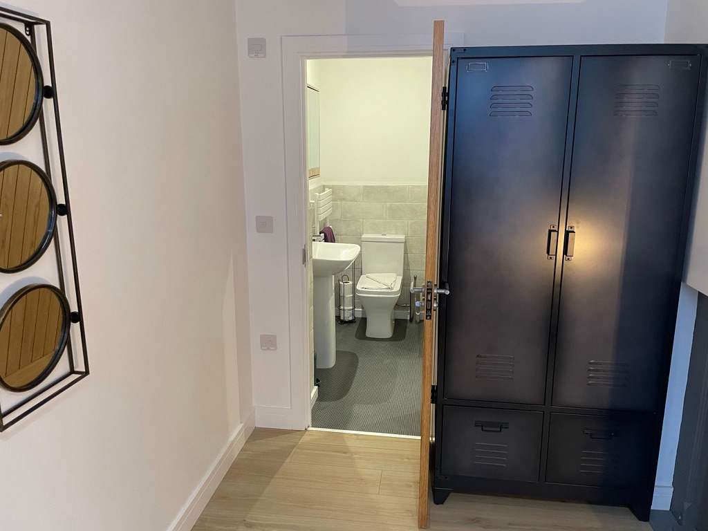 The Old Town Hall - Flat 4 in Market Place 39-40 OX12 8AW - Property image 9 - VivreStays