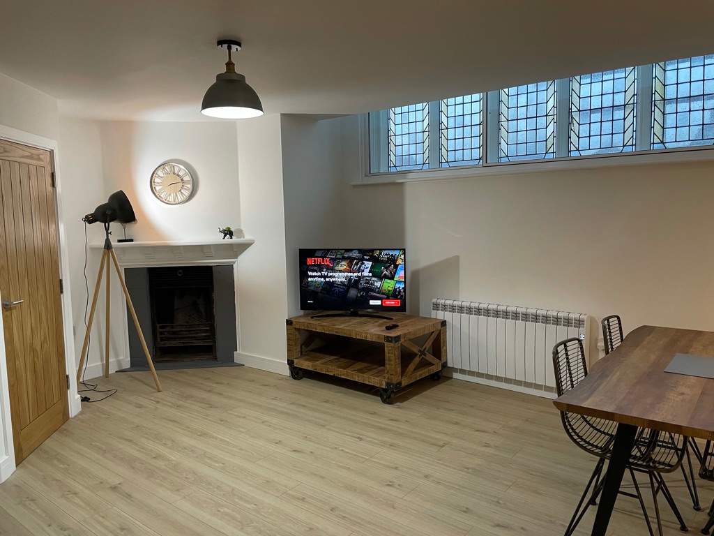 The Old Town Hall - Flat 4 in Market Place 39-40 OX12 8AW - Property image 17 - VivreStays