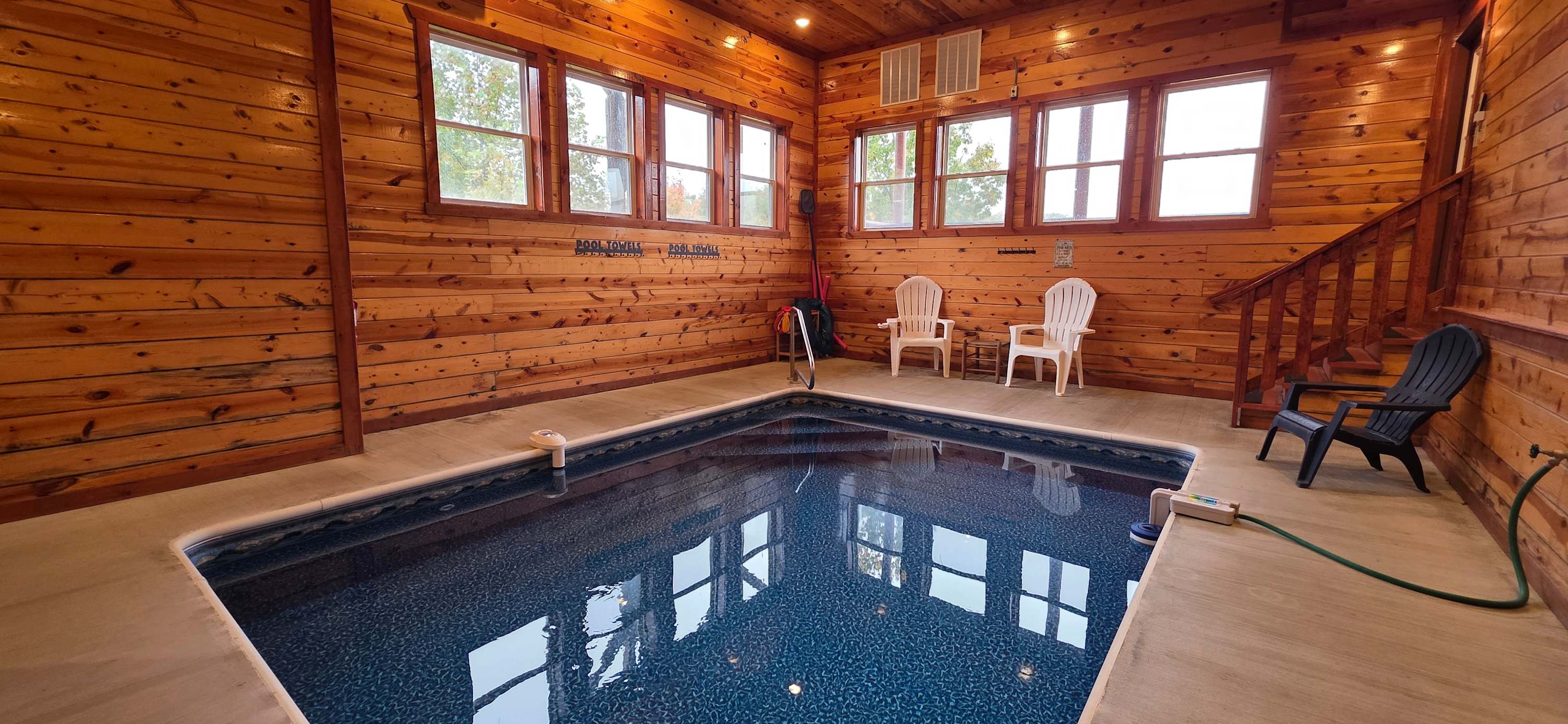 Luxe Cabin, Sleeps 14, Indoor Pool, Hot Tub, Games โ Gatlinburg, TN โ vacation rental