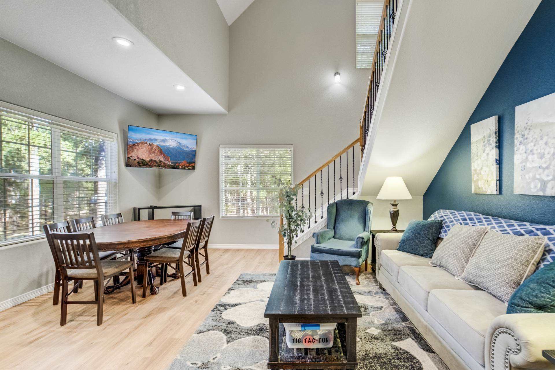 Luxury Retreat with Hot Tub, Fire Pit&Forest Views — Monument, CO — vacation rental