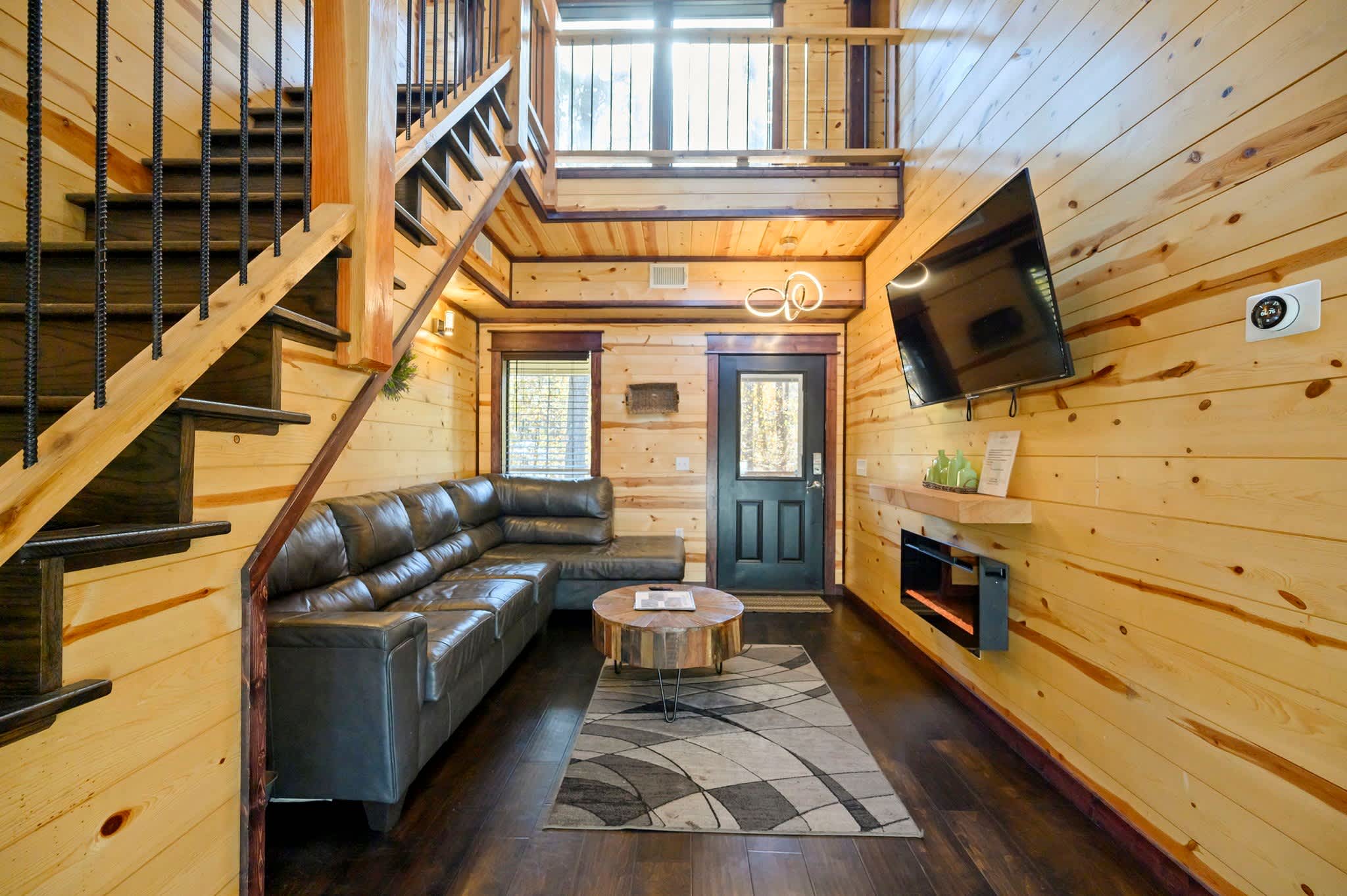 Feelin' Froggy - pond view, cozy getaway