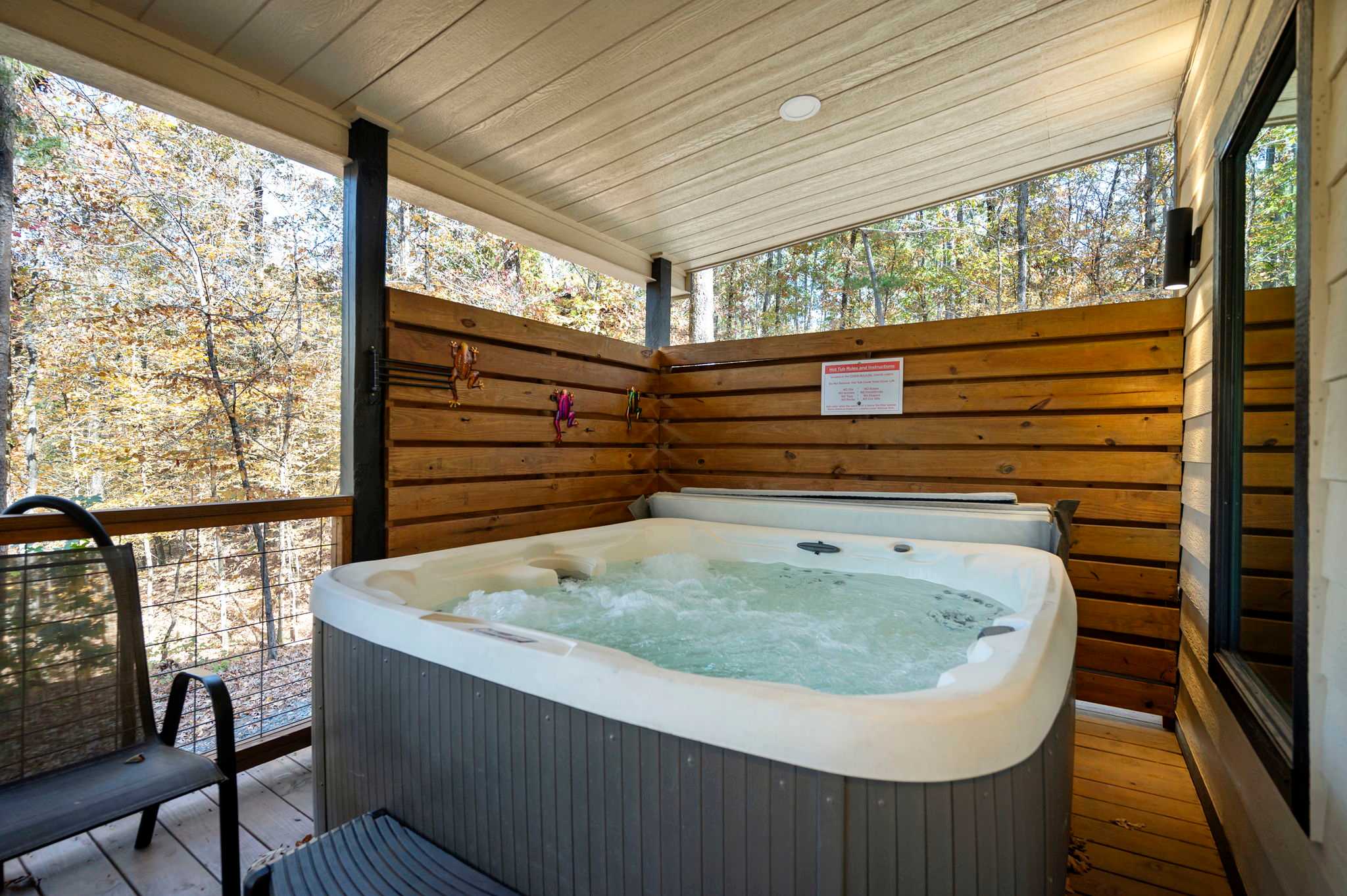 Feelin' Froggy - pond view, cozy getaway 3