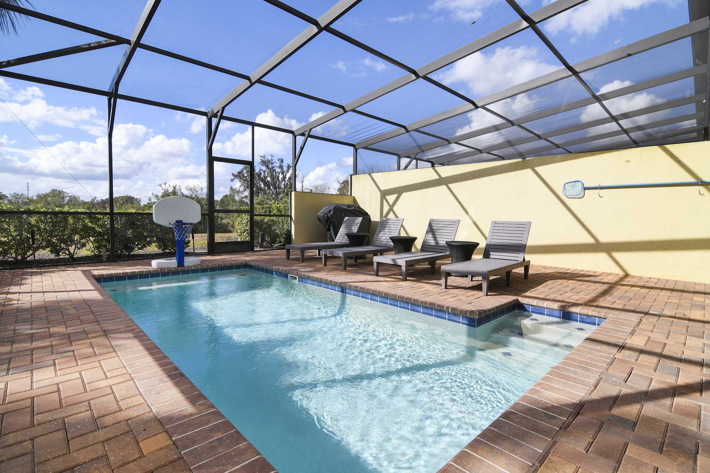 Family townhouse w/ pool & lazy river
