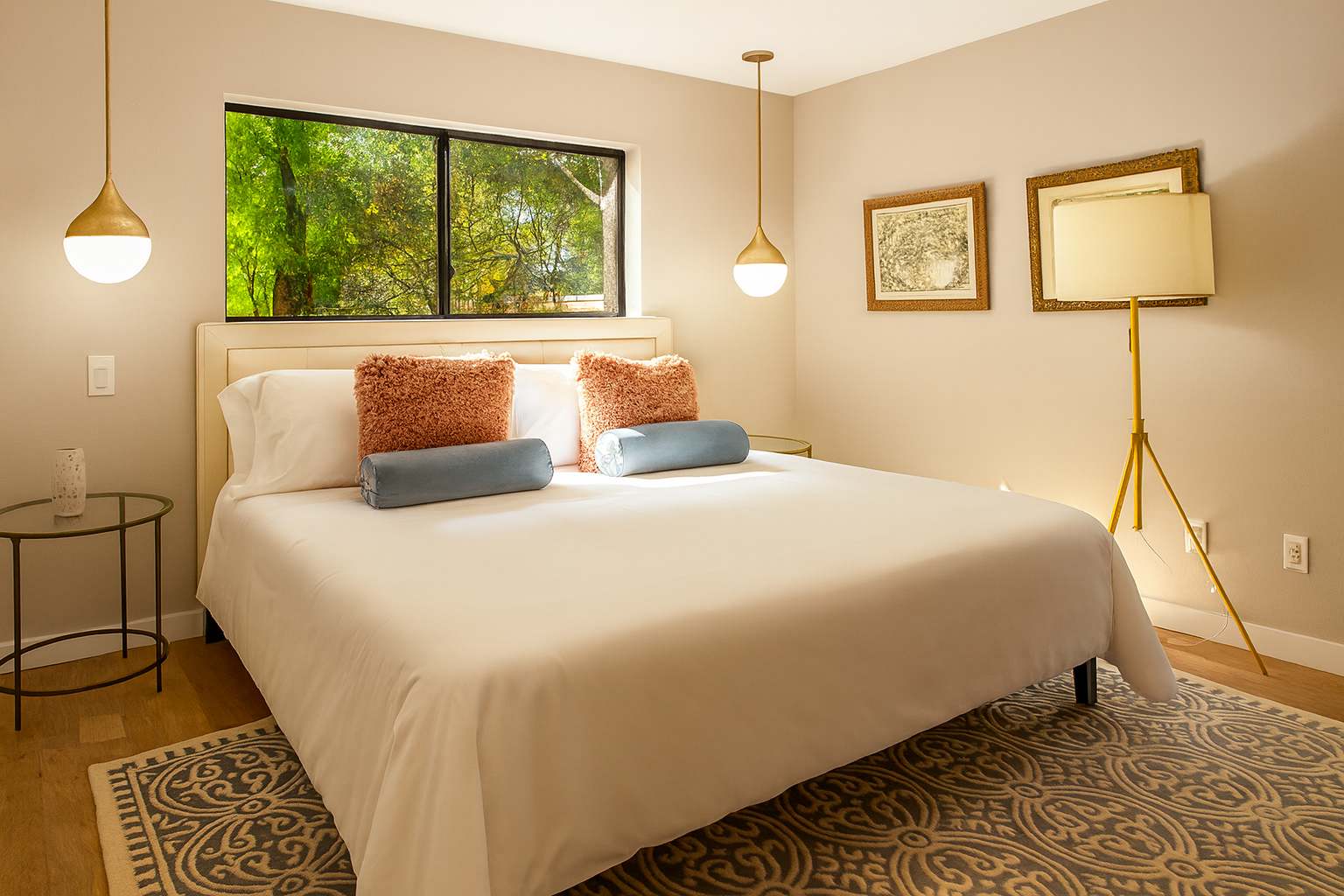 House on Broadway • Steps to Plaza + Pool 3