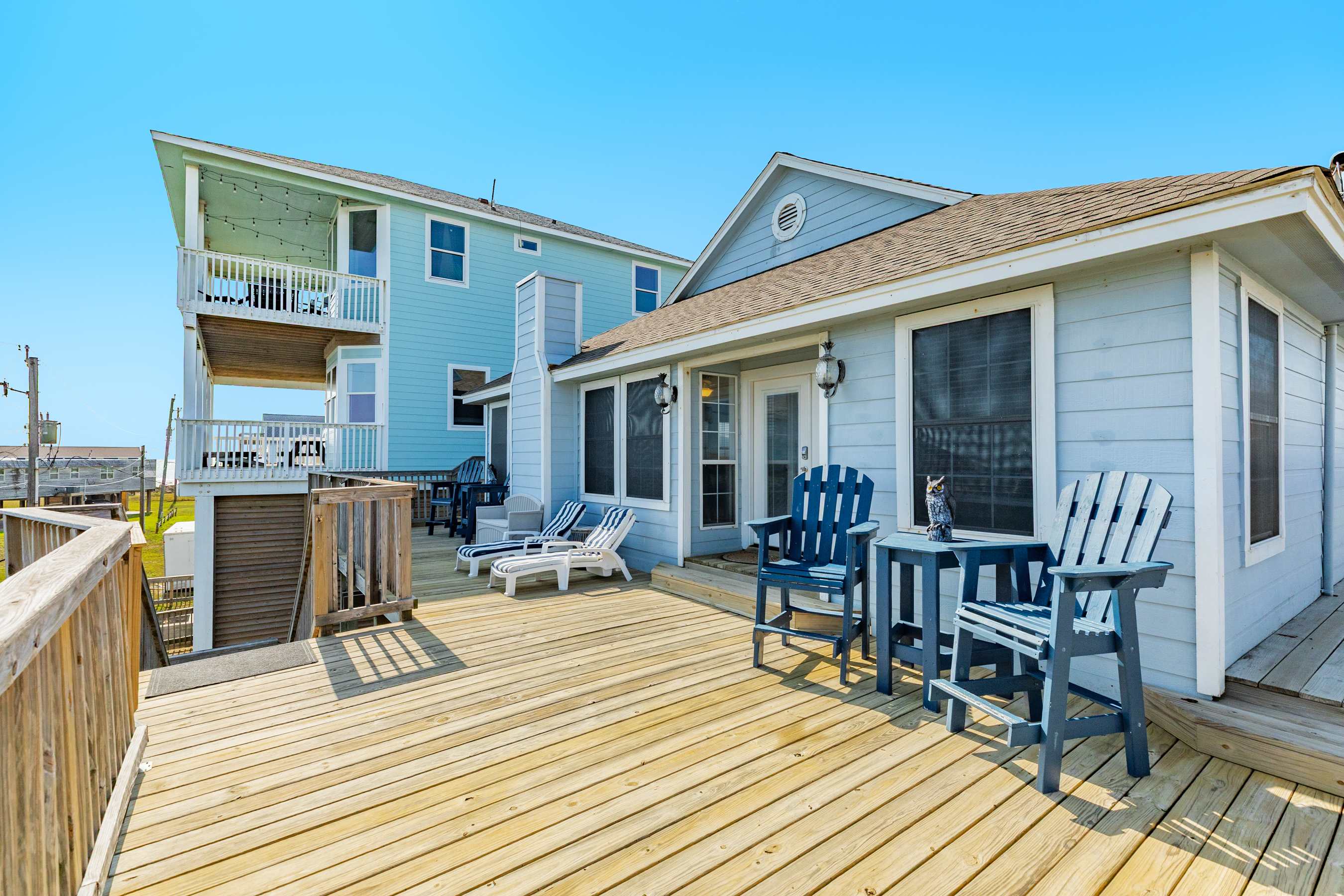 Beach Therapy 2nd Row Escape Steps from Surf 8