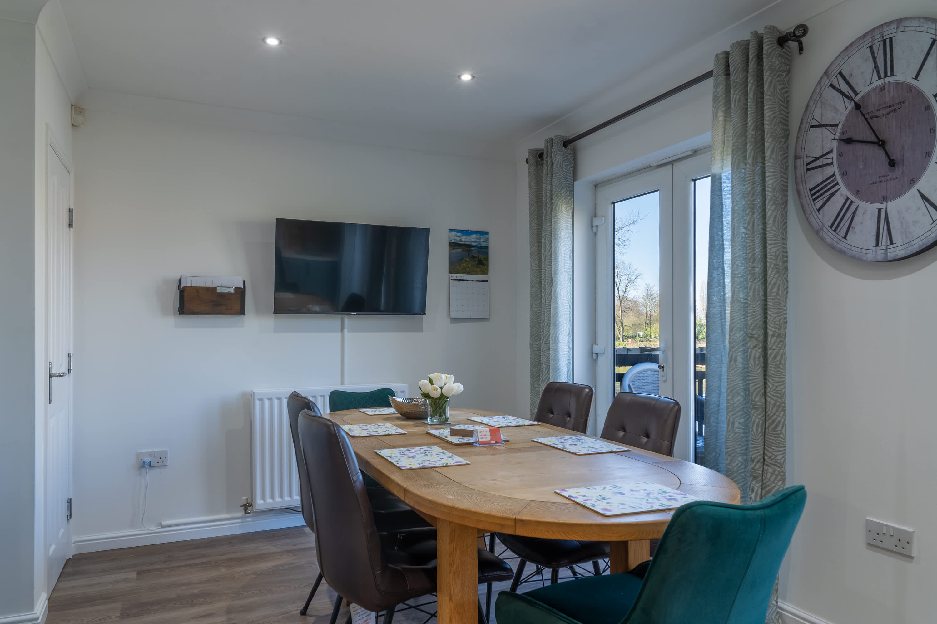 View Blue Bridge View - River View & Free Parking in 8 William Court YO10 4NL Blue Bridge View - River View & Free Parking in 8 William Court YO10 4NL - Property image 25 - VivreStays