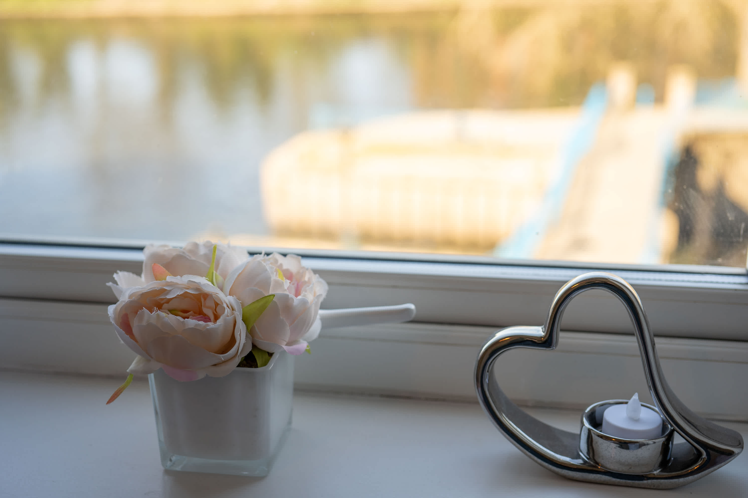 View Blue Bridge View - River View & Free Parking in 8 William Court YO10 4NL Blue Bridge View - River View & Free Parking in 8 William Court YO10 4NL - Property image 41 - VivreStays