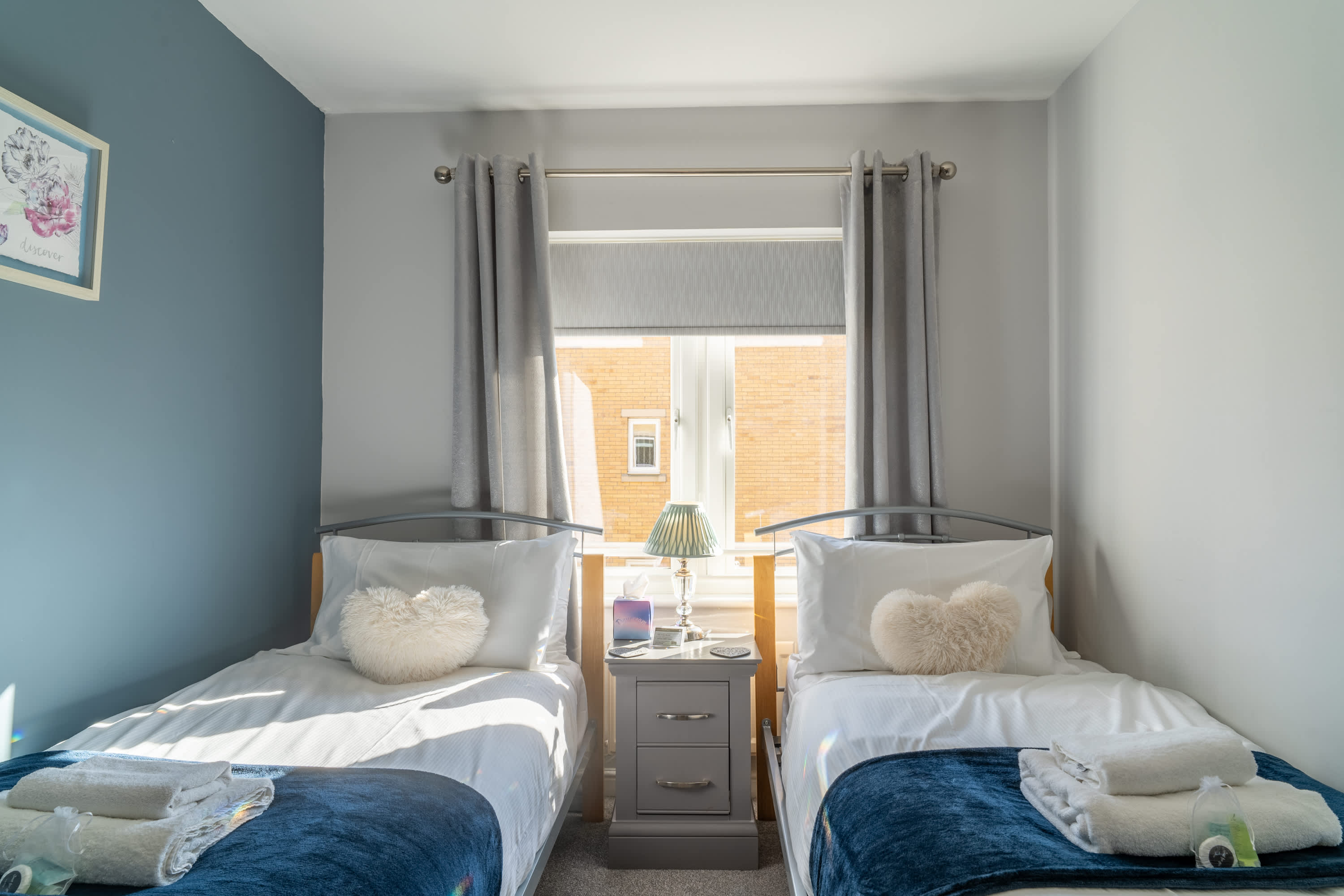 View Blue Bridge View - River View & Free Parking in 8 William Court YO10 4NL Blue Bridge View - River View & Free Parking in 8 William Court YO10 4NL - Property image 46 - VivreStays