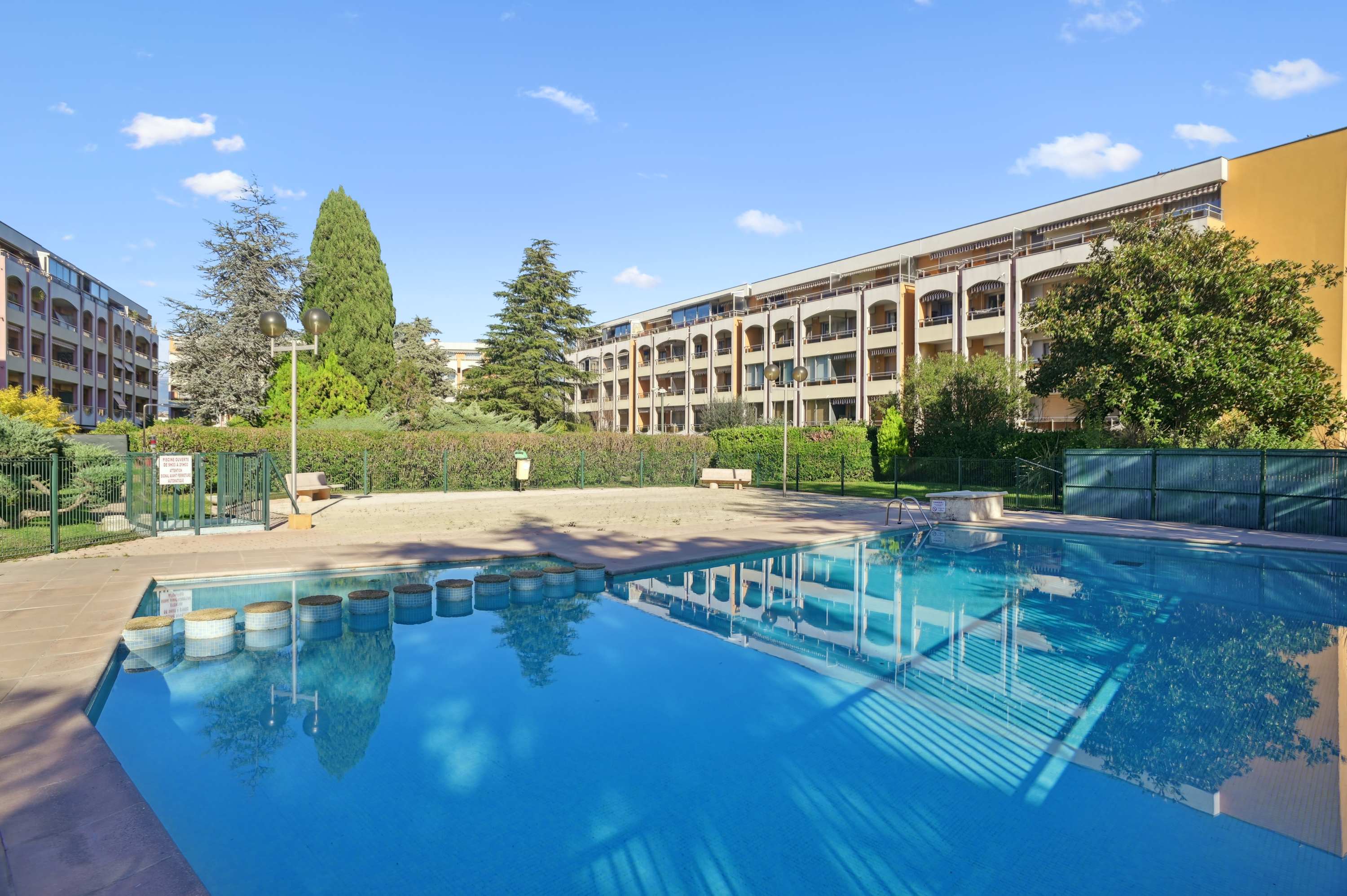 Studio piscine privée, balcon et jardin Mandelieu. — Mandelieu-la-Napoule, Provence-Alpes-Côte d'Azur — vacation rental