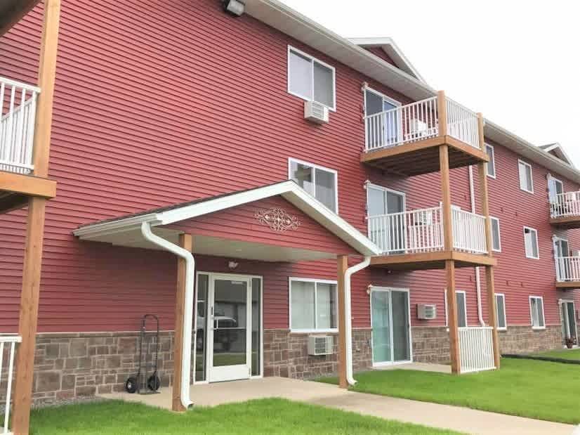 Tomah Apartment: 2 Bedrooms, Balcony, Fitness Center & Family-Friendly! — Tomah, WI — vacation rental