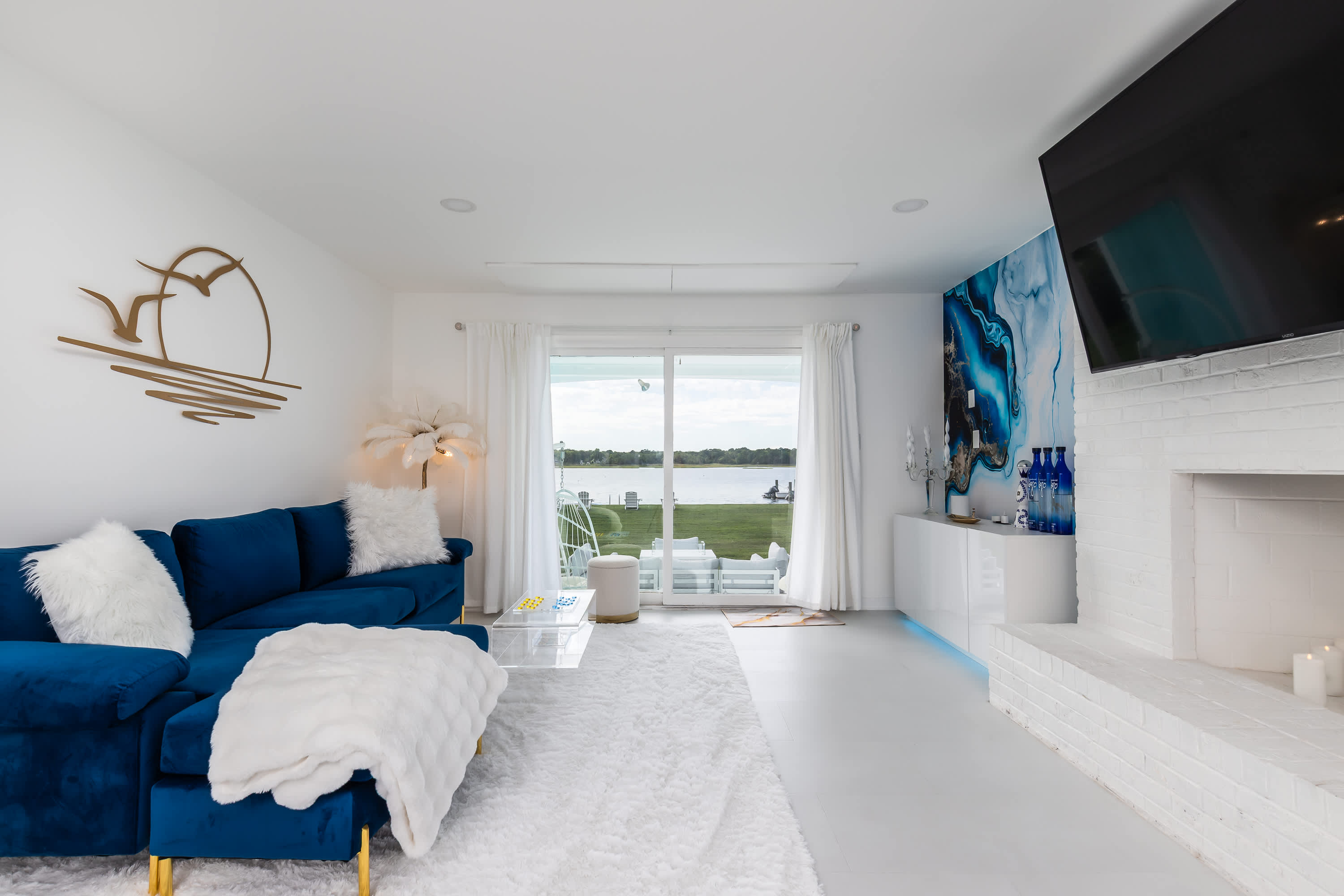 Modern Waterfront Cottage with Incredible Views | Photo 2