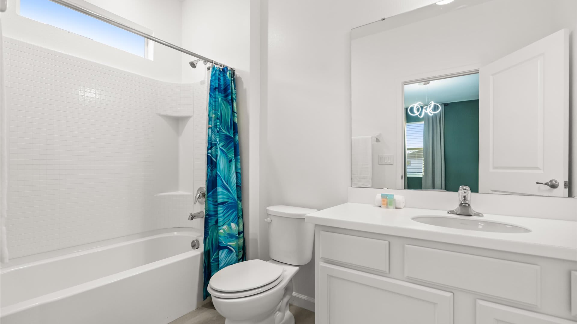 En-suite bathroom with shower + tub combo