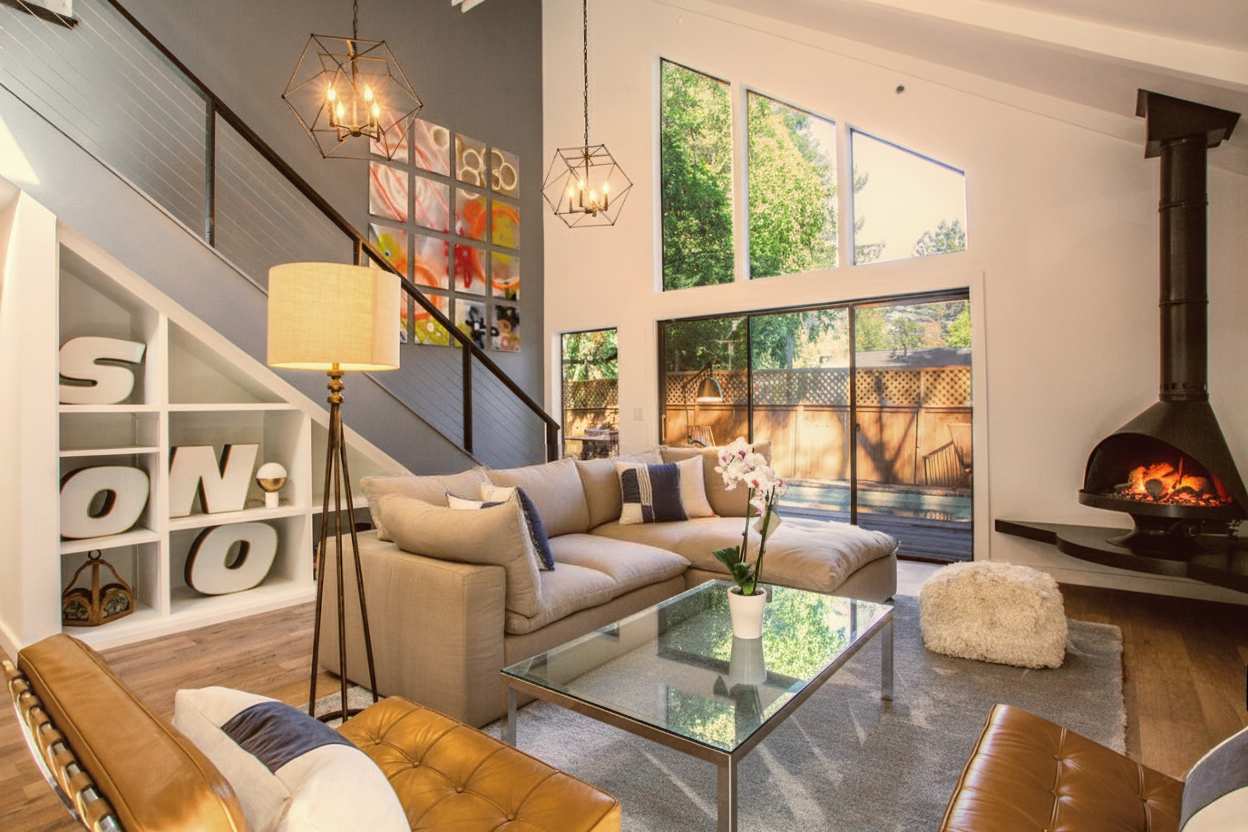 House on Broadway • Steps to Plaza + Pool 4